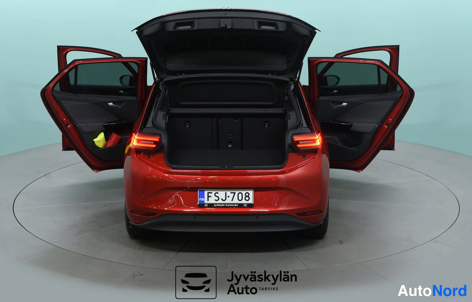 Röd Volkswagen ID.3 2025, bakifrån, bild 12