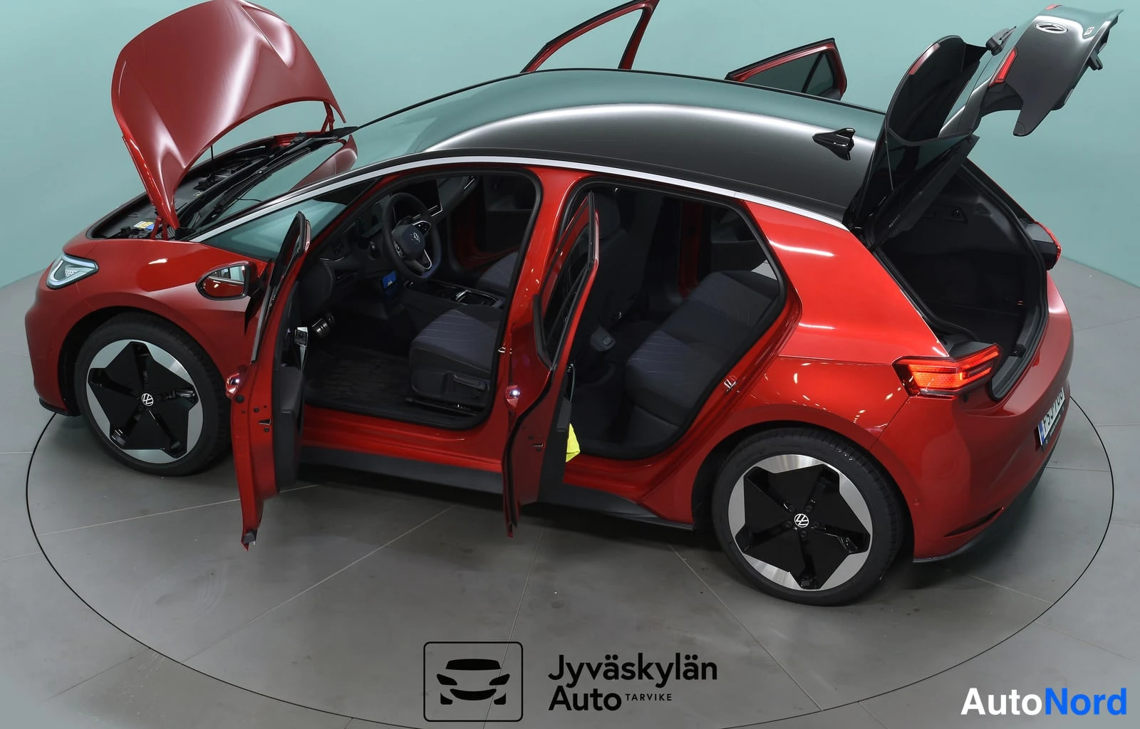 Röd Volkswagen ID.3 2025, snett bakifrån, bild 9