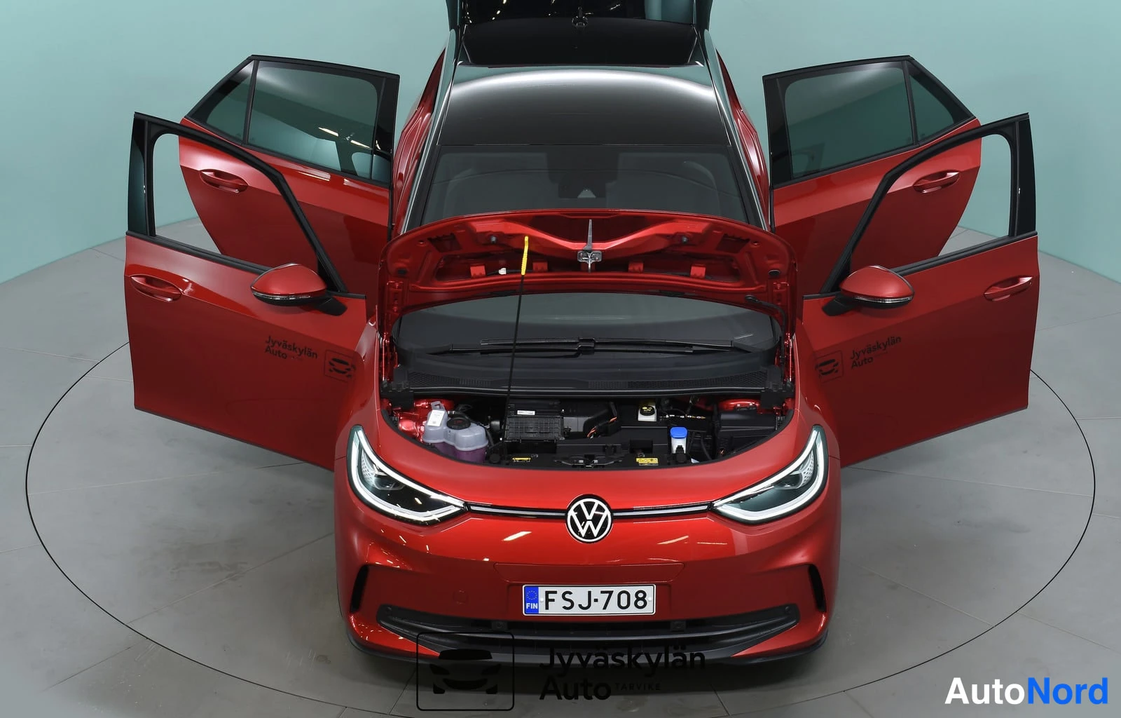 Röd Volkswagen ID.3 2025, snett framifrån, bild 3