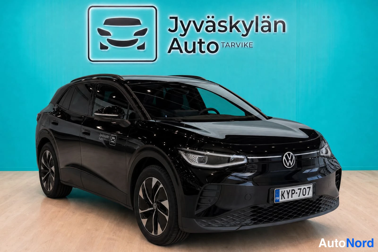 Musta Volkswagen ID.4 2026, etuviisto, keula oikealle, kuva 3