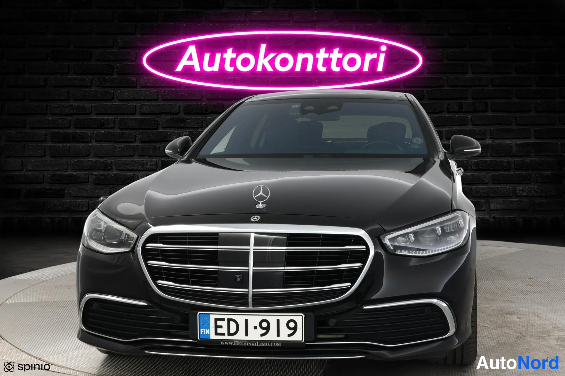Musta Mercedes-Benz S 580 e 2021, edestä, kuva 3