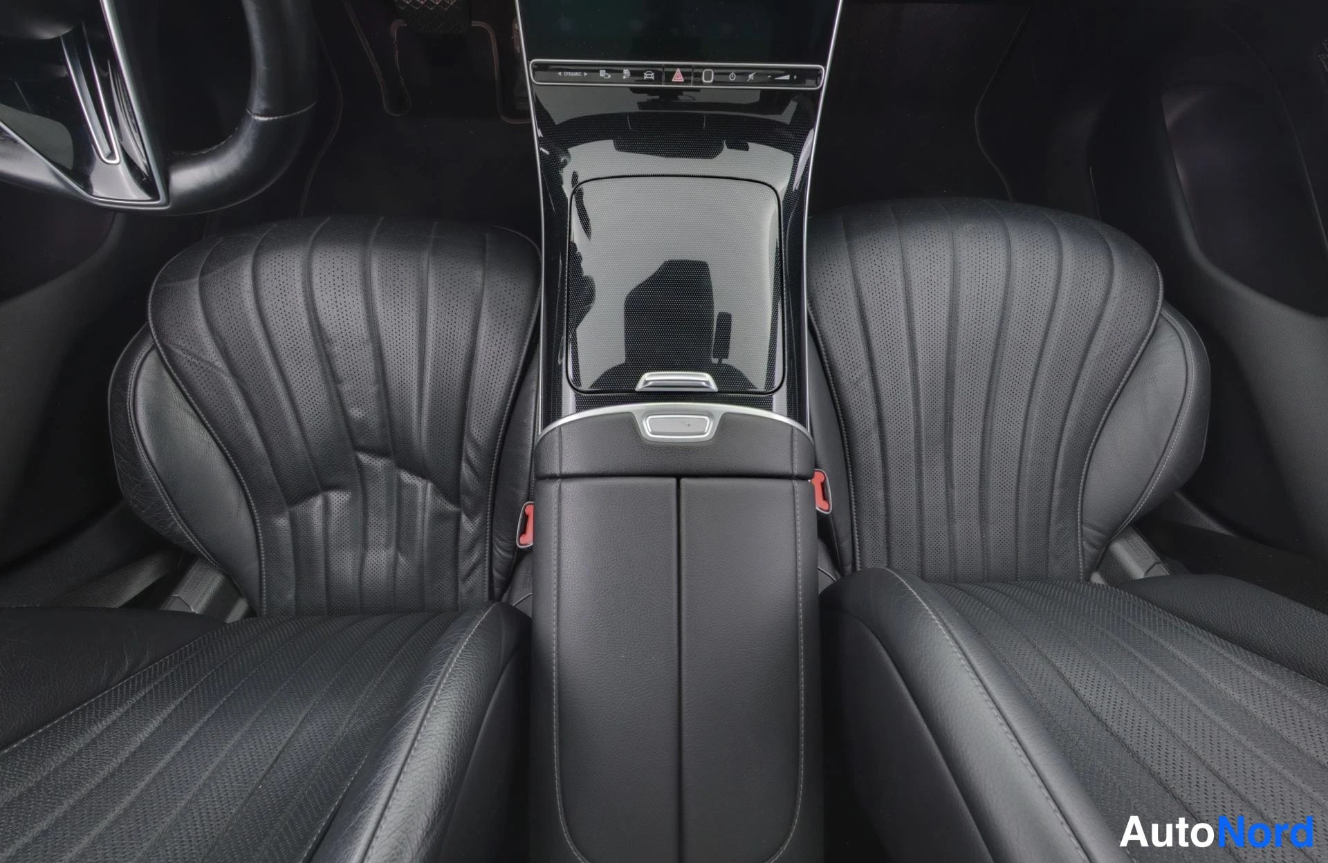 Musta Mercedes-Benz S 580 e 2021, etuistuimet, kuva 9