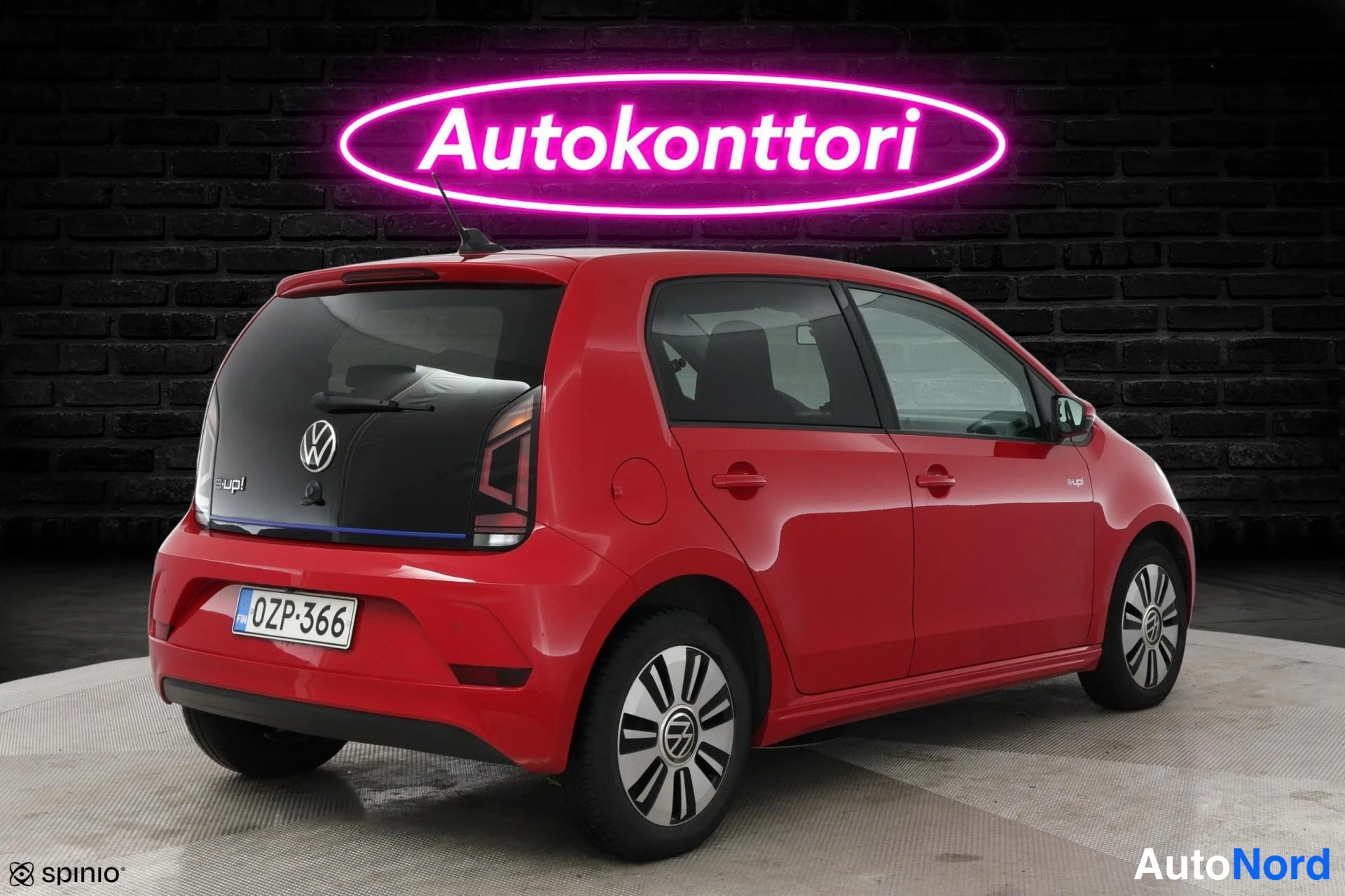 Punainen Volkswagen Up! 2020, takaviisto, kuva 5
