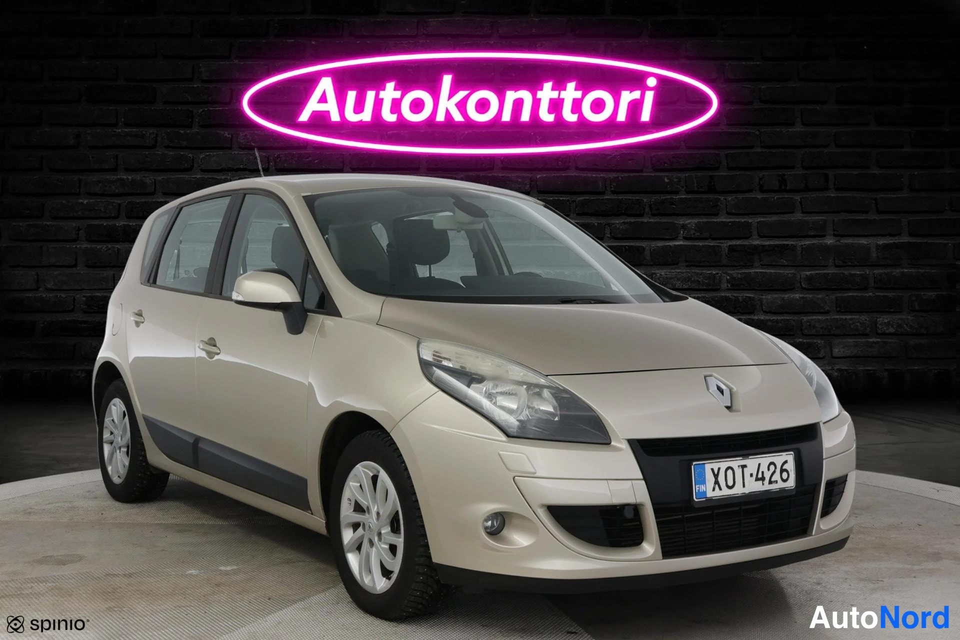 Beige Renault Scenic 2011, etuviisto, keula oikealle, kuva 2