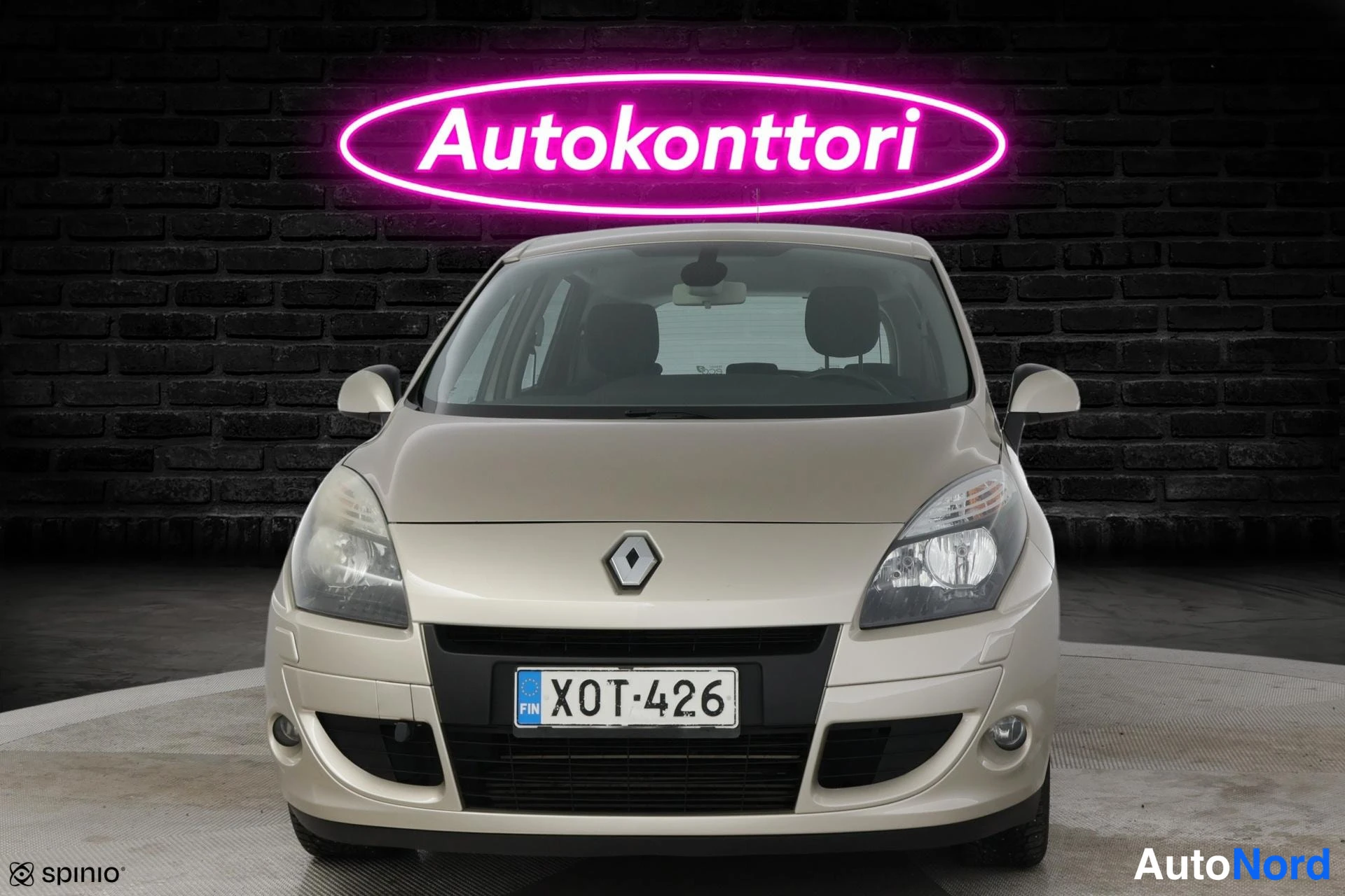 Beige Renault Scenic 2011, edestä, kuva 3