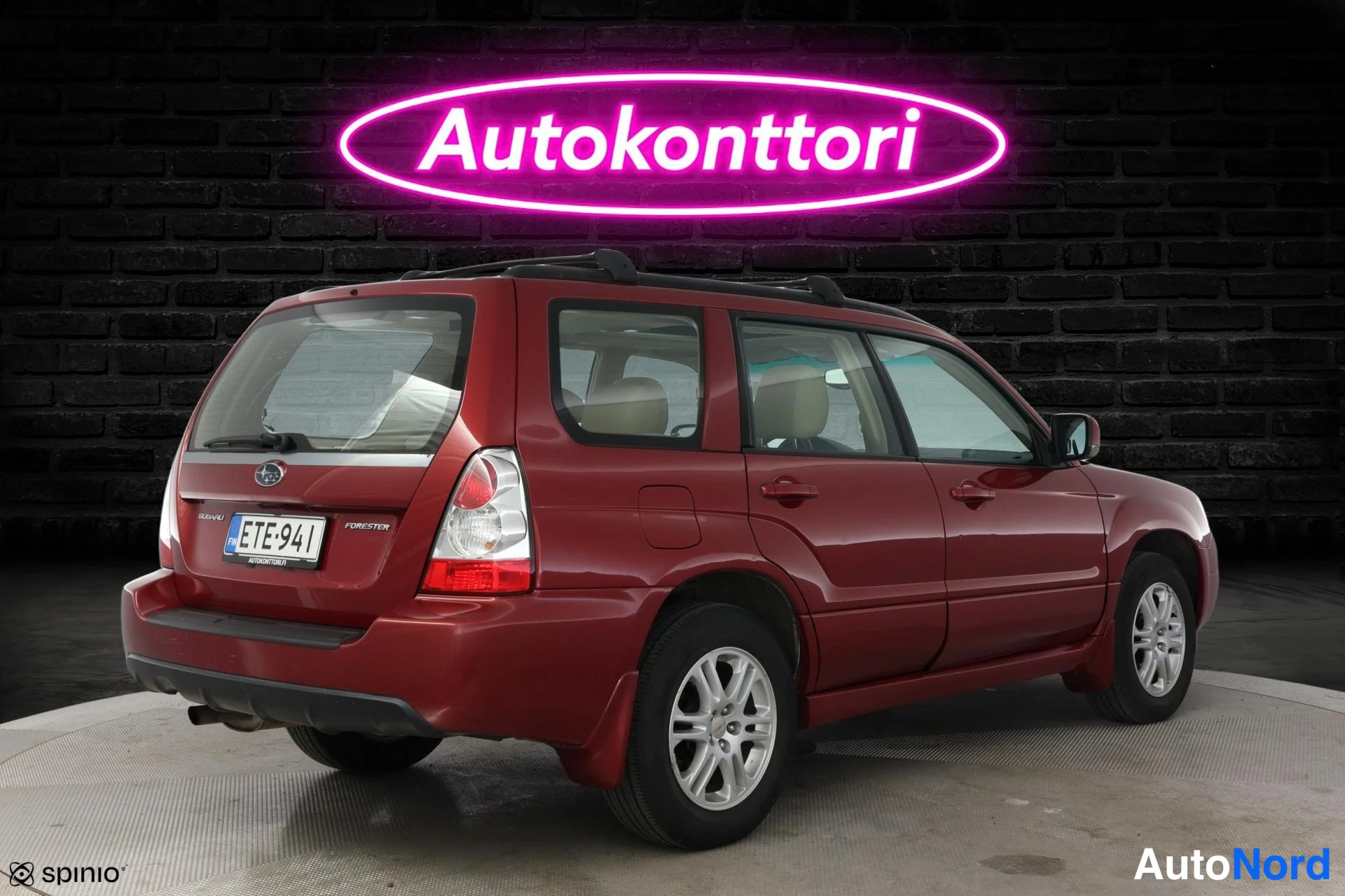Punainen Subaru Forester 2005, takaviisto, kuva 5