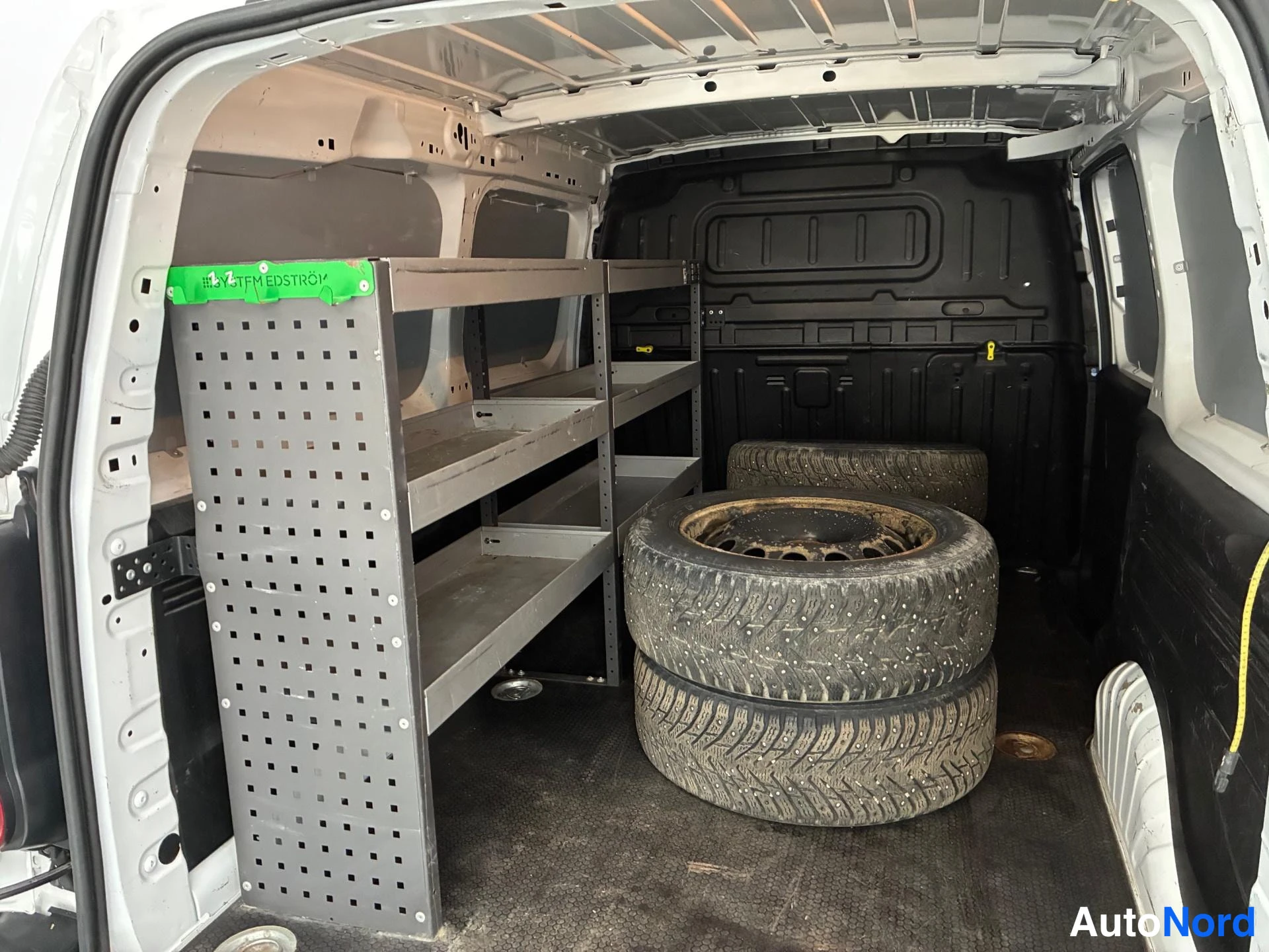 Valkoinen Opel Combo 2019, tavaratila, kuva 10