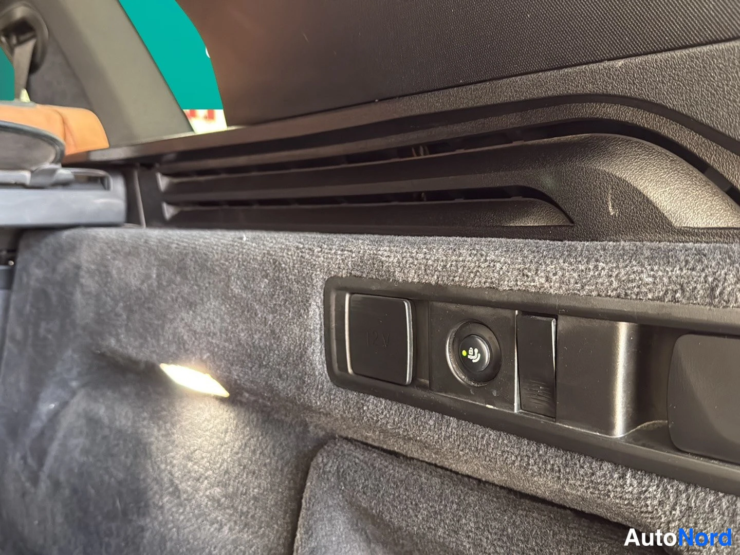 Valkoinen BMW X5 2019, yksityiskohta, kuva 20