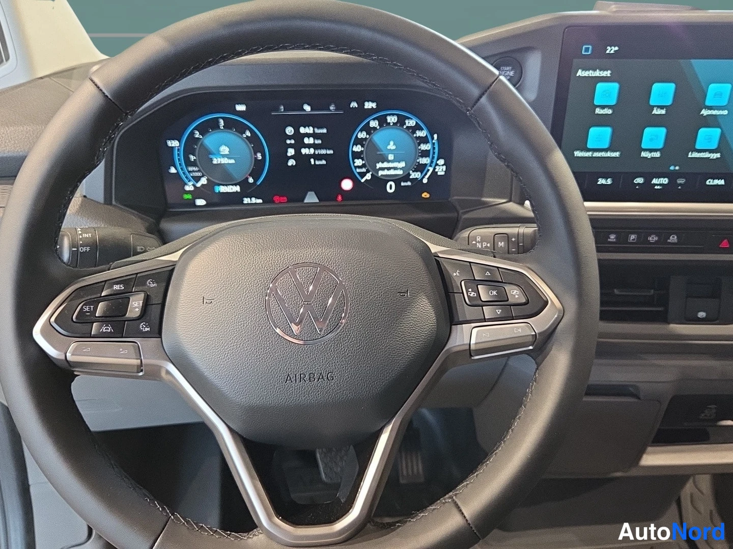 Grå Volkswagen Transporter 2026, förarplats, bild 5