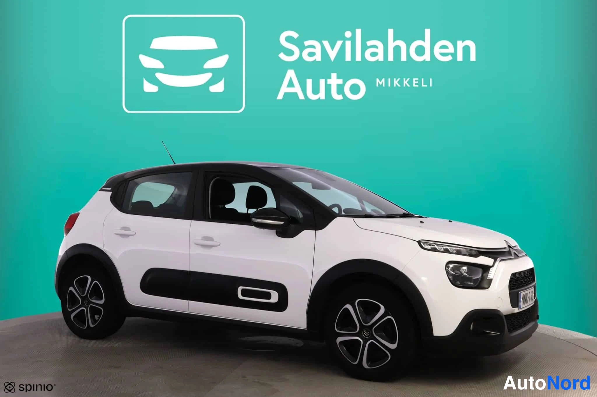 Valkoinen Citroen C3 2023, etuviisto, keula oikealle, kuva 3