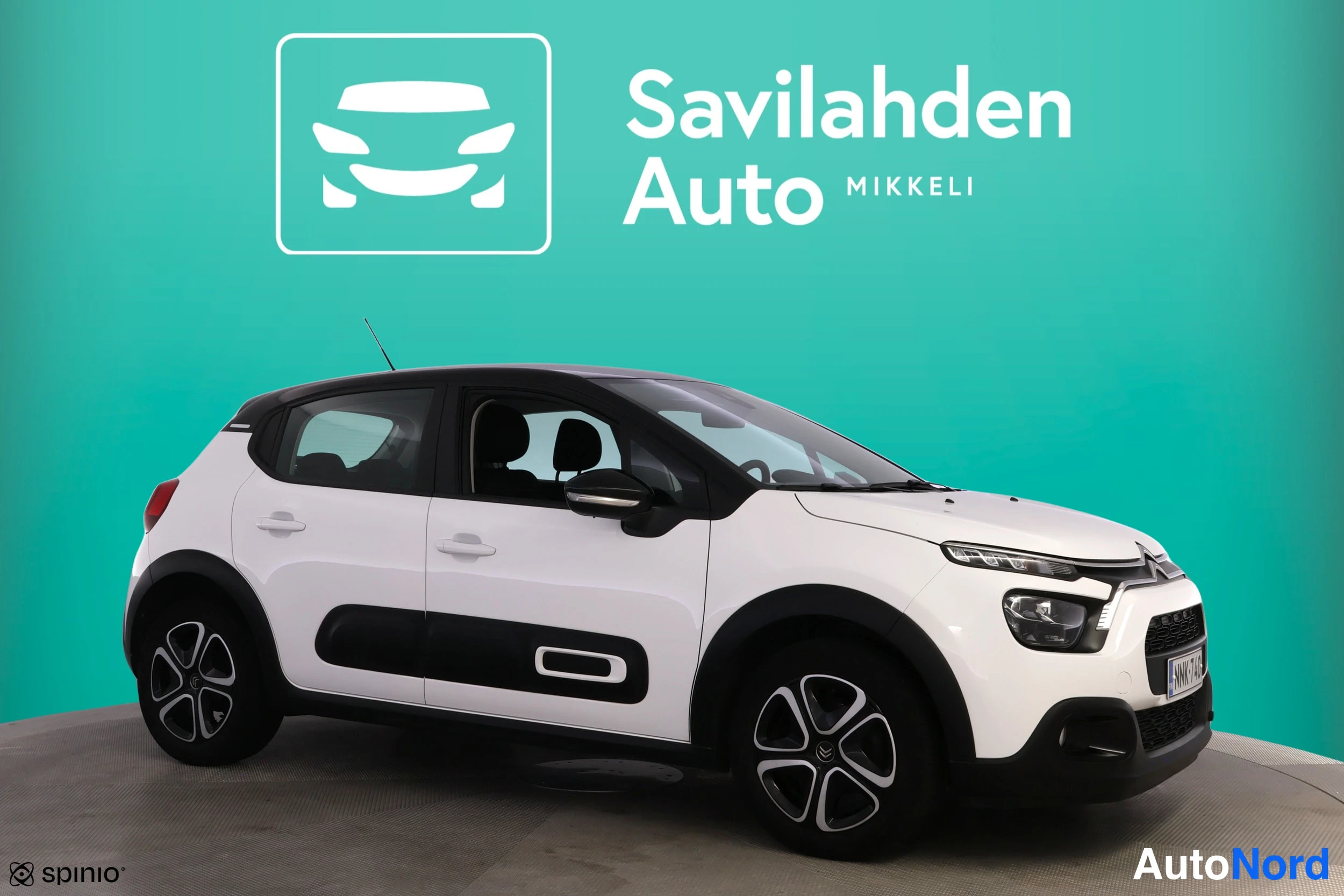 Valkoinen Citroen C3 2023, etuviisto, keula oikealle, kuva 4