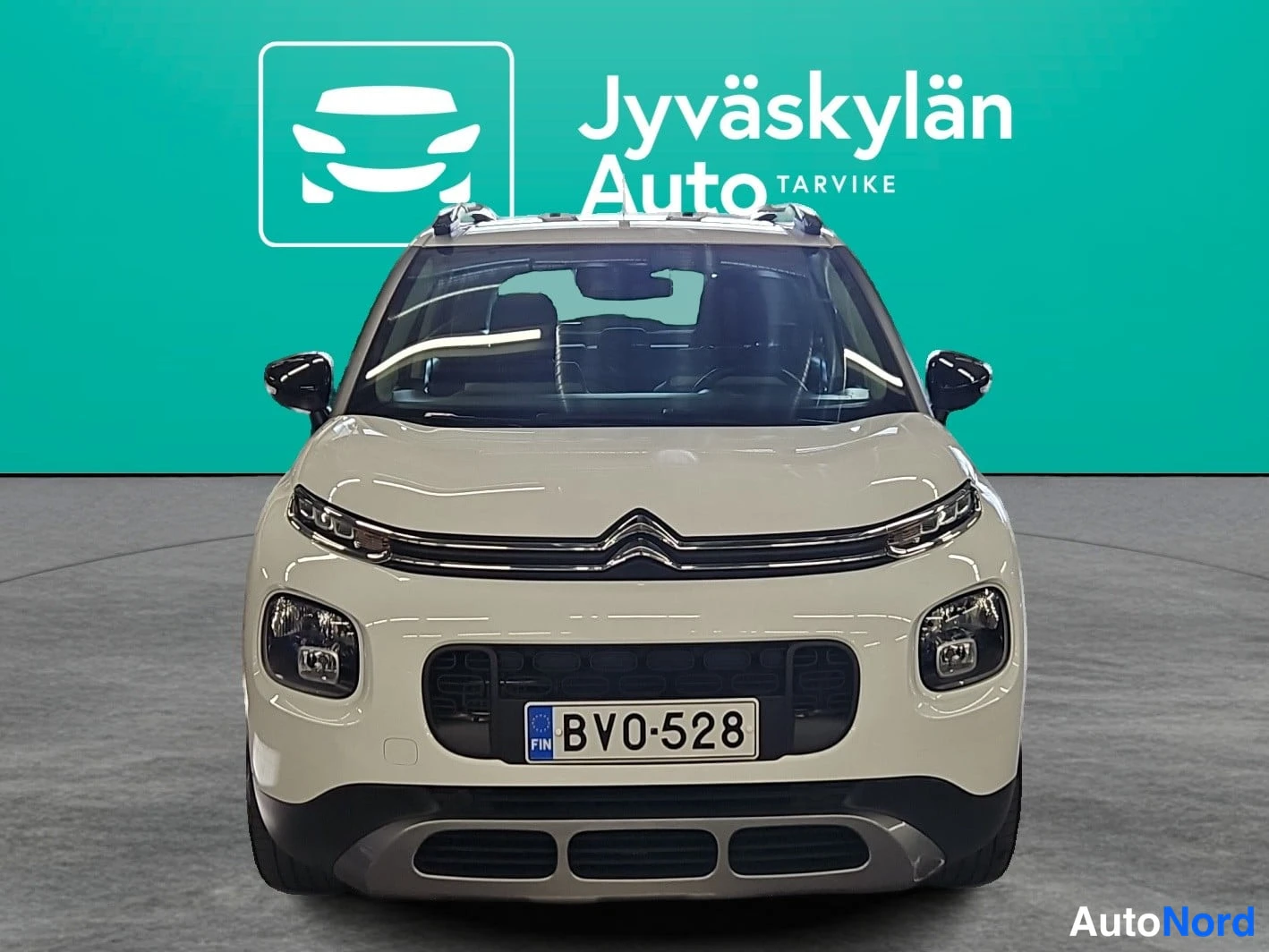 Valkoinen Citroen C3 Aircross 2019, edestä, kuva 6