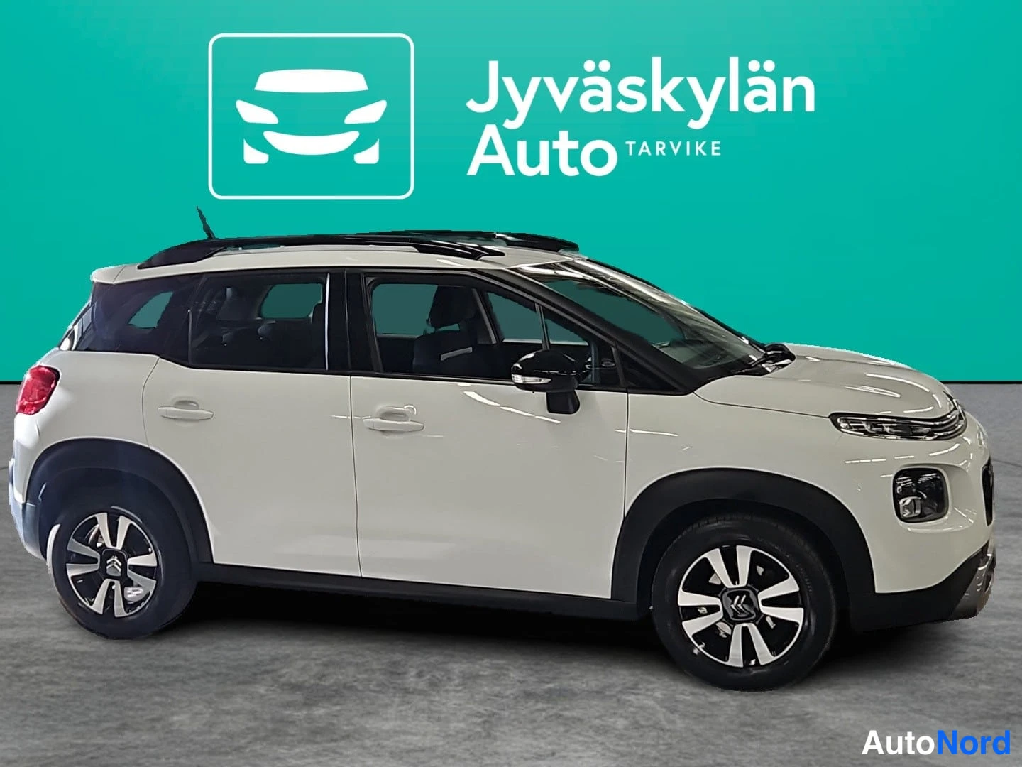 Valkoinen Citroen C3 Aircross 2019, etuviisto, keula oikealle, kuva 4