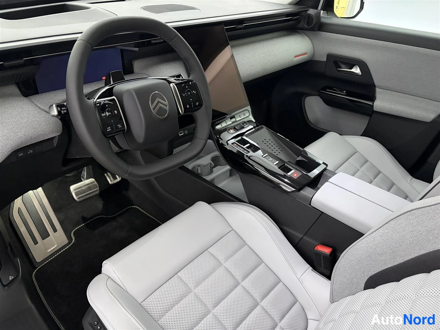 Vihreä Citroen C5 Aircross 2026, ohjaamo, kuva 15