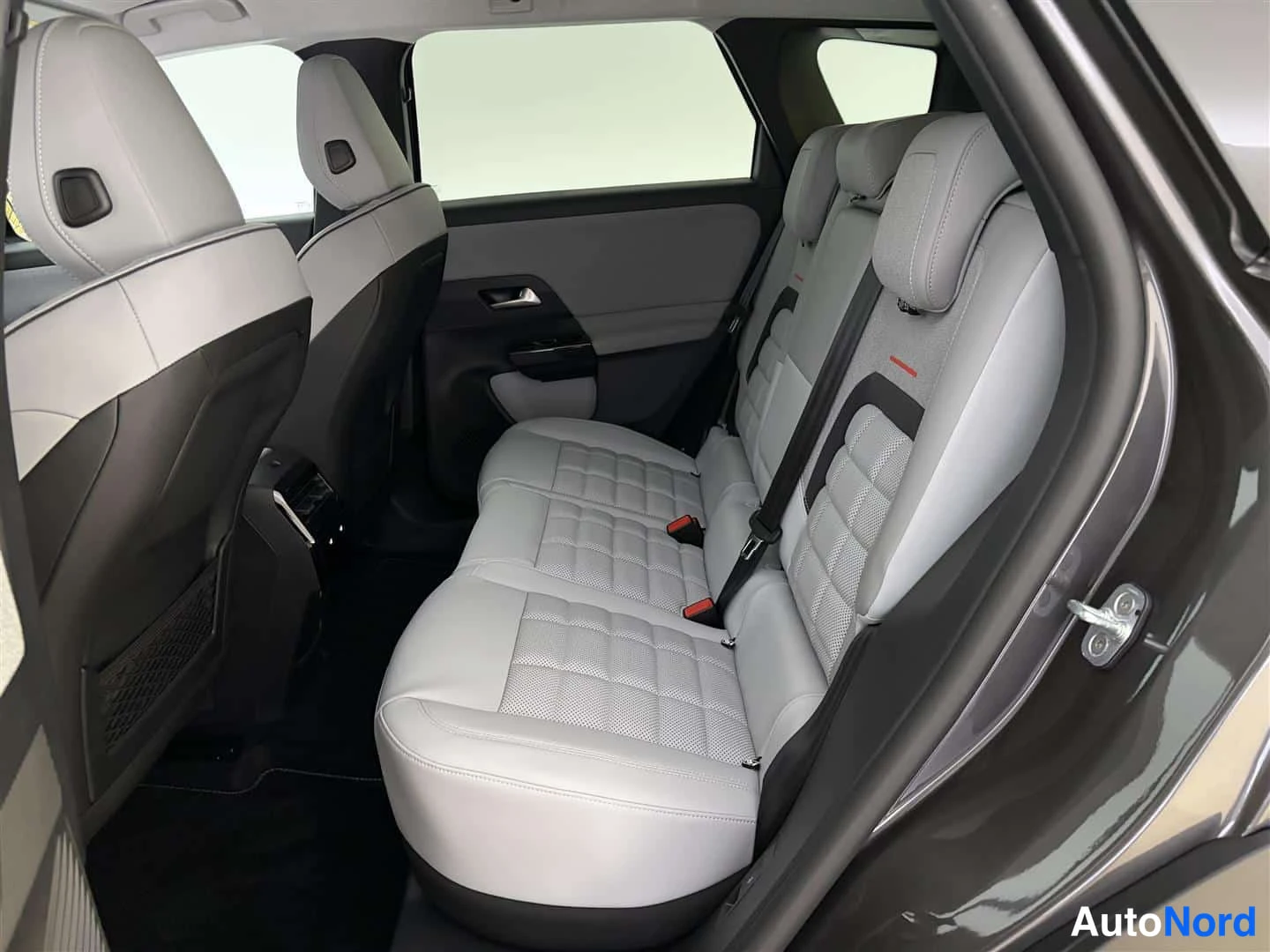 Vihreä Citroen C5 Aircross 2026, takaistuimet, kuva 21