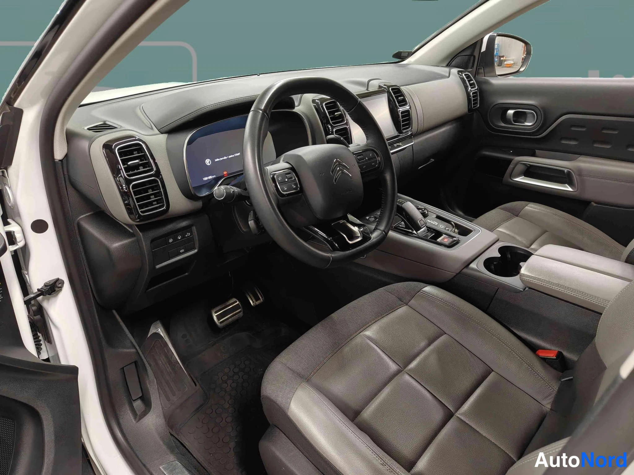 Valkoinen Citroen C5 Aircross 2020, ohjaamo, kuva 19