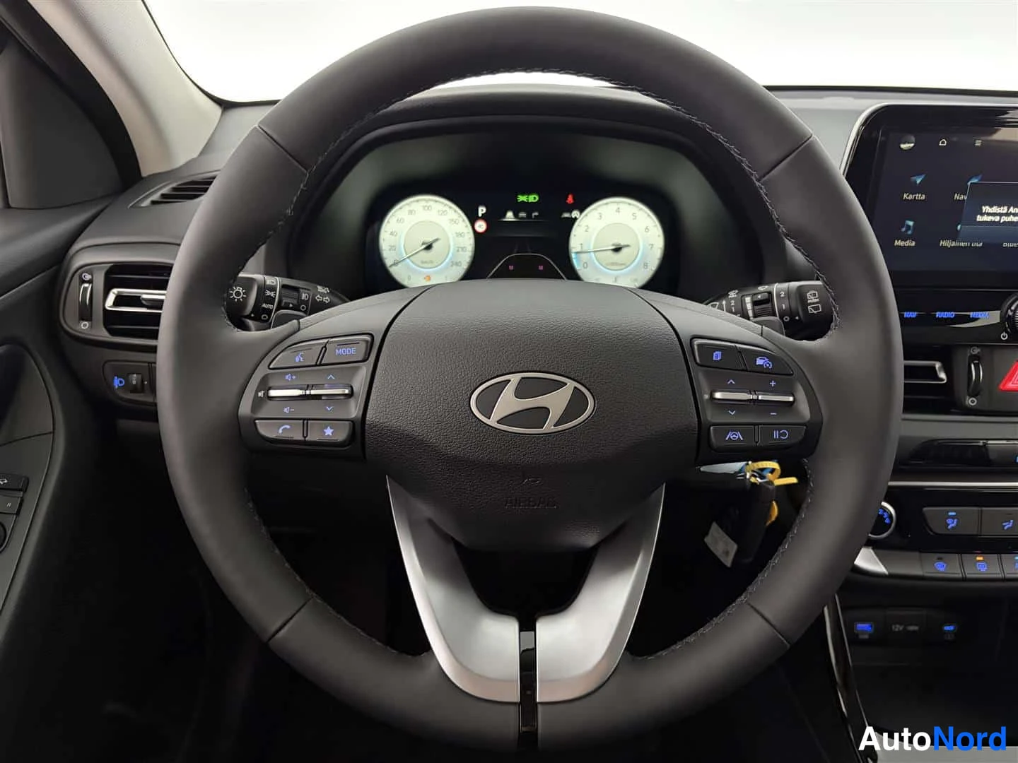 Musta Hyundai i30 2026, ohjaamo, kuva 18