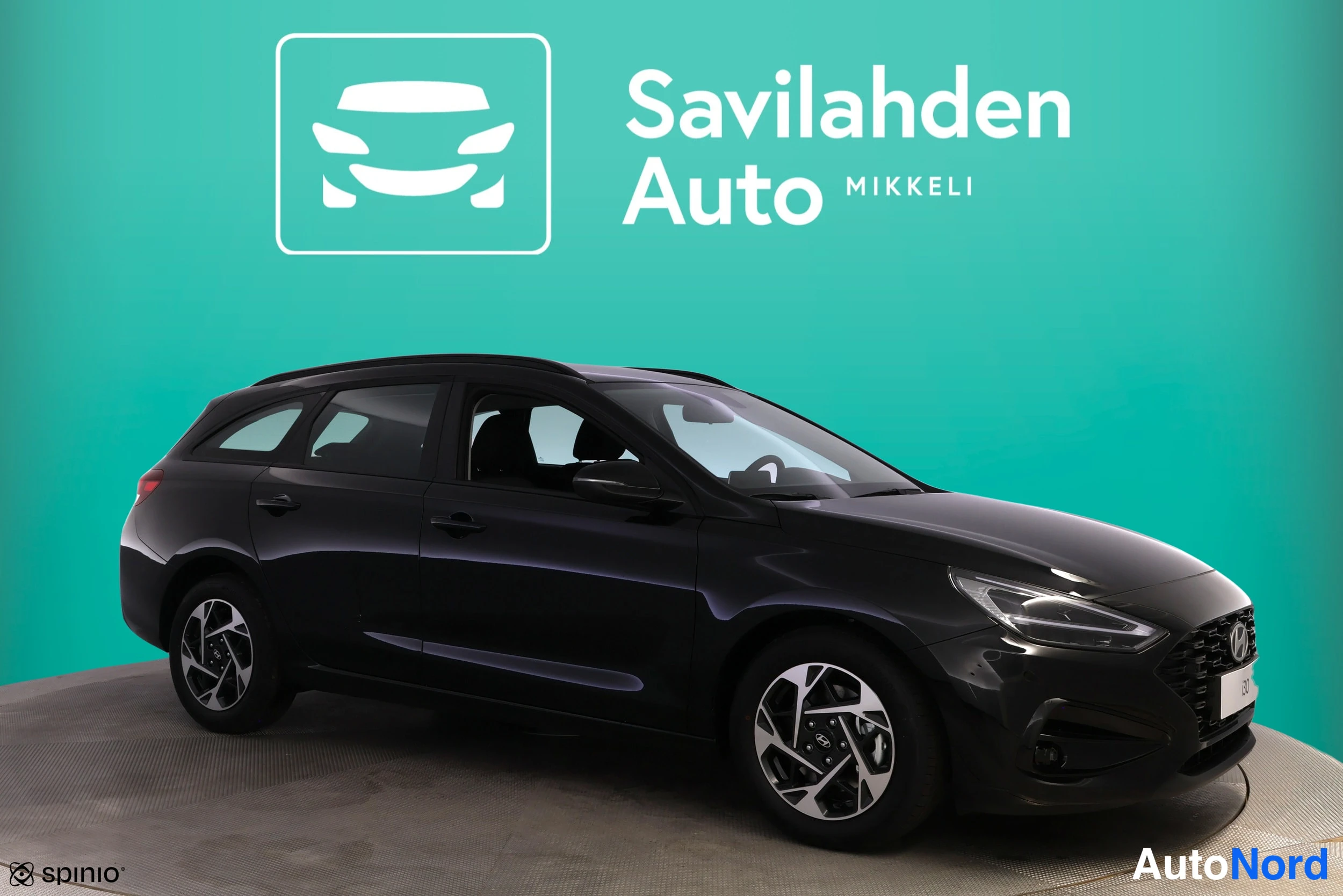 Musta Hyundai i30 2026, etuviisto, keula oikealle, kuva 4