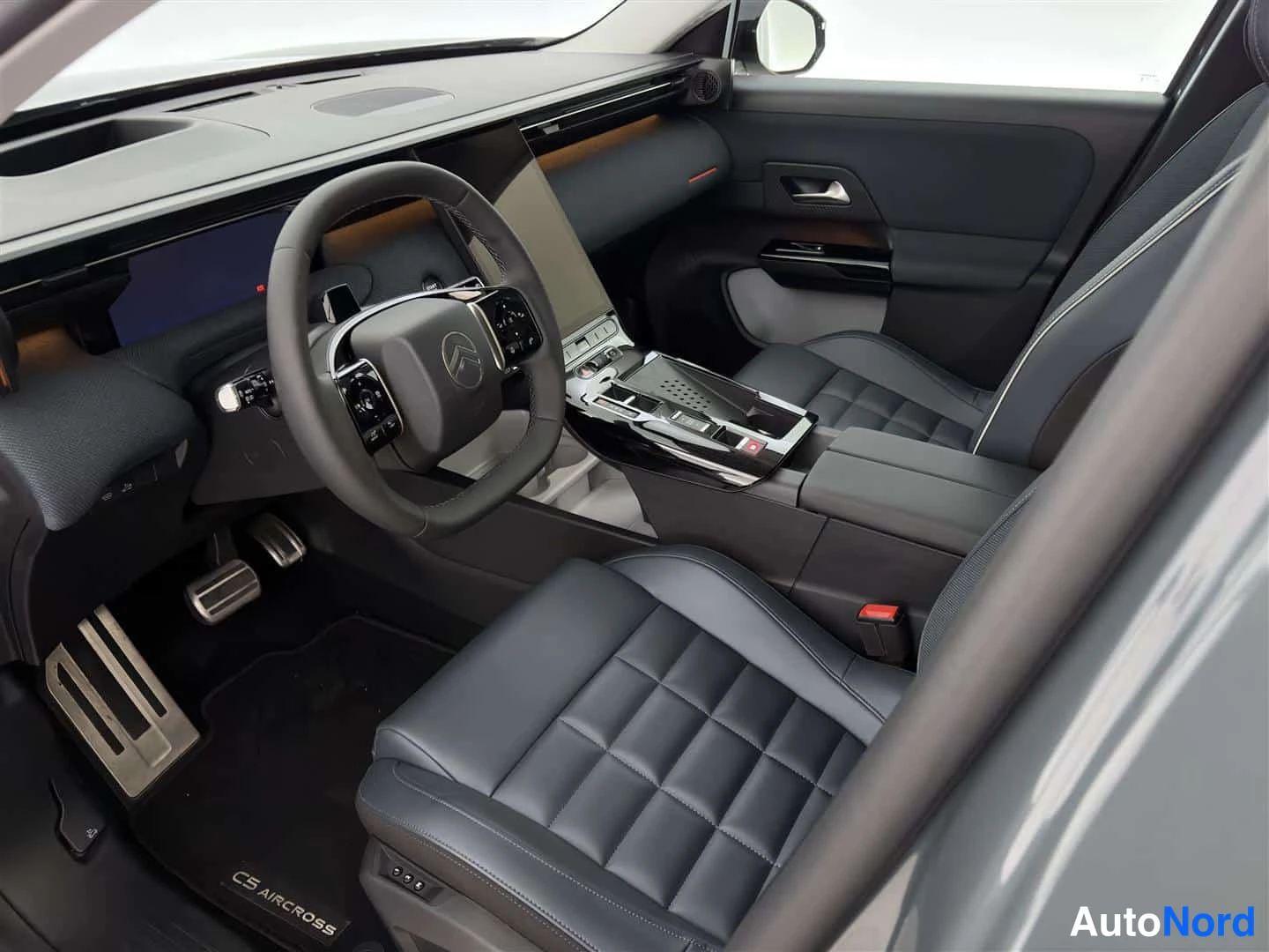 Vihreä Citroen C5 Aircross 2026, ohjaamo, kuva 15