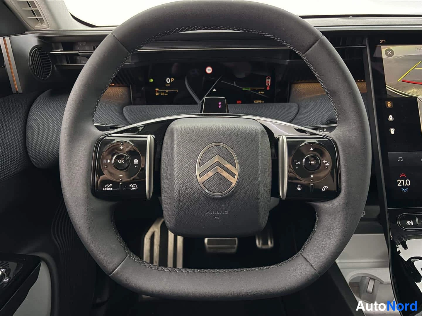 Vihreä Citroen C5 Aircross 2026, ohjaamo, kuva 16