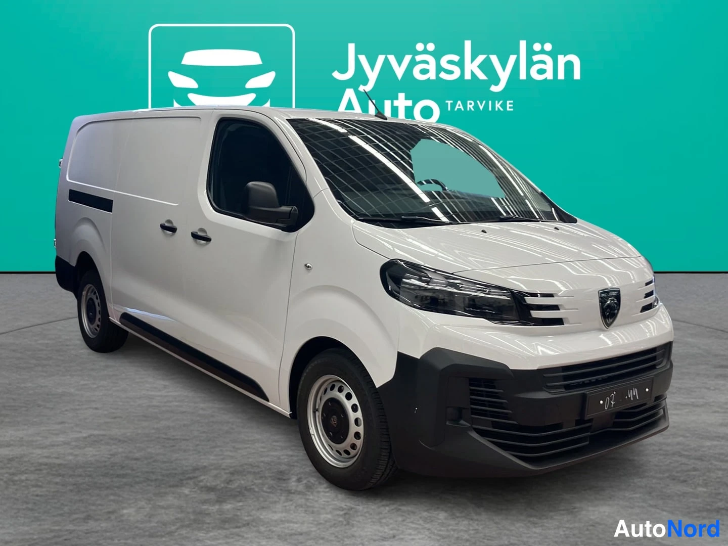 Valkoinen Peugeot Expert 2026, etuviisto, keula oikealle, kuva 2