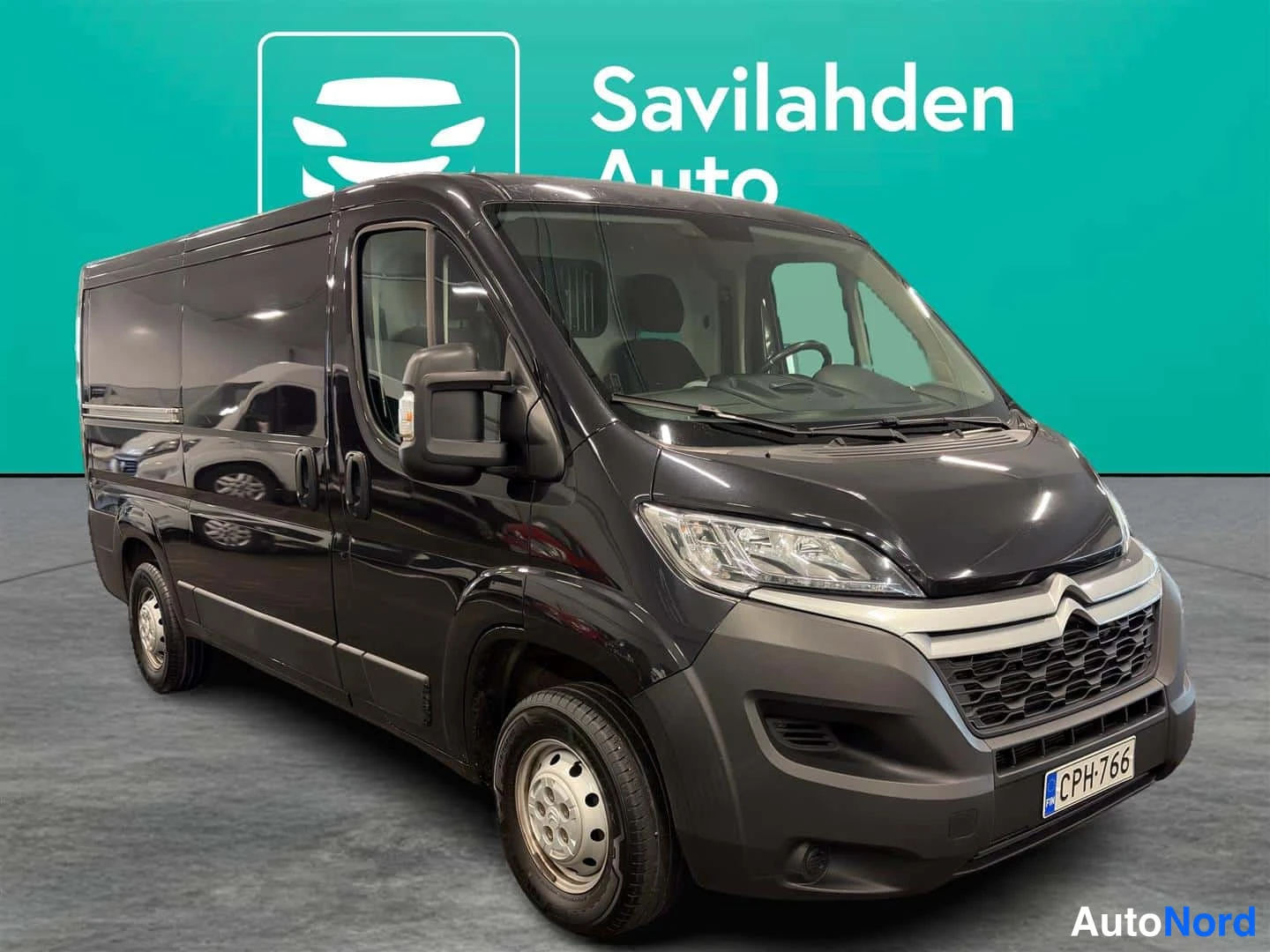 Harmaa Citroen Jumper 2021, etuviisto, keula oikealle, kuva 2