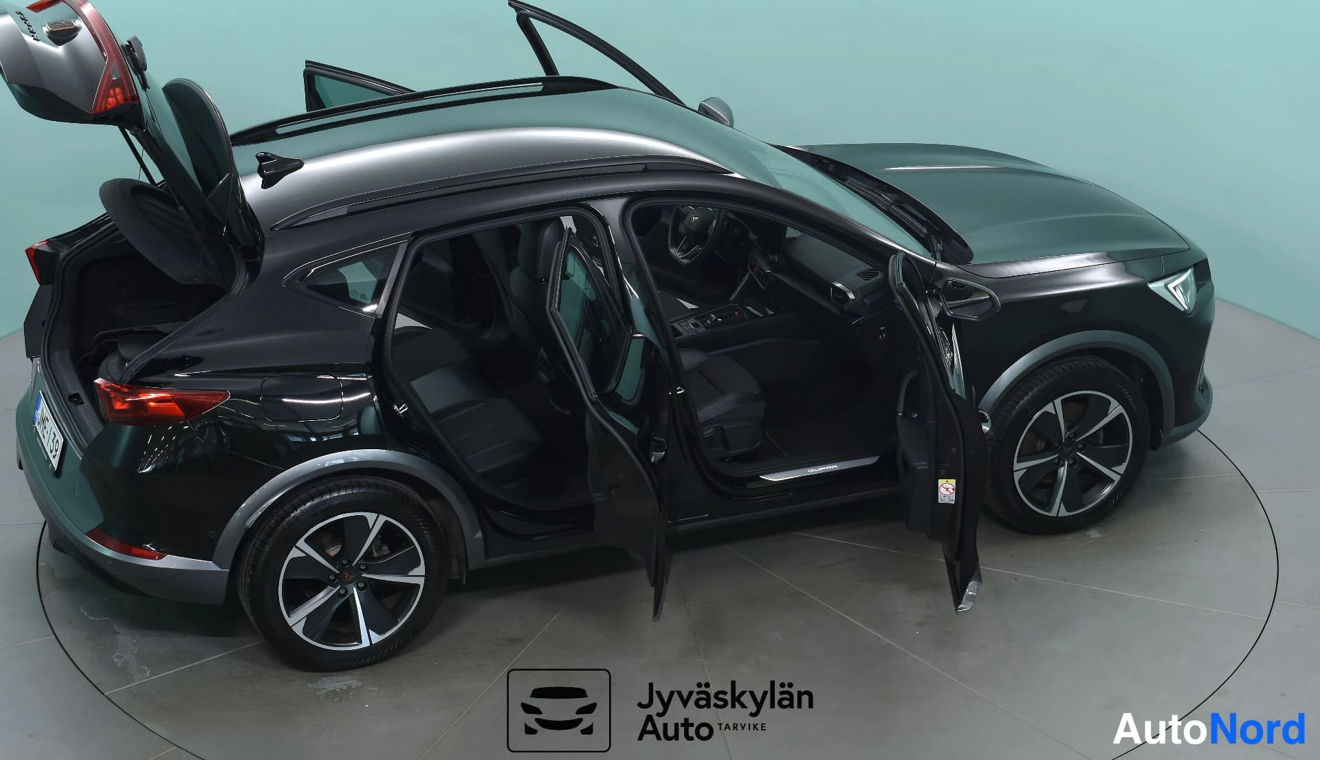 Musta Cupra Formentor 2021, takaviisto, kuva 8