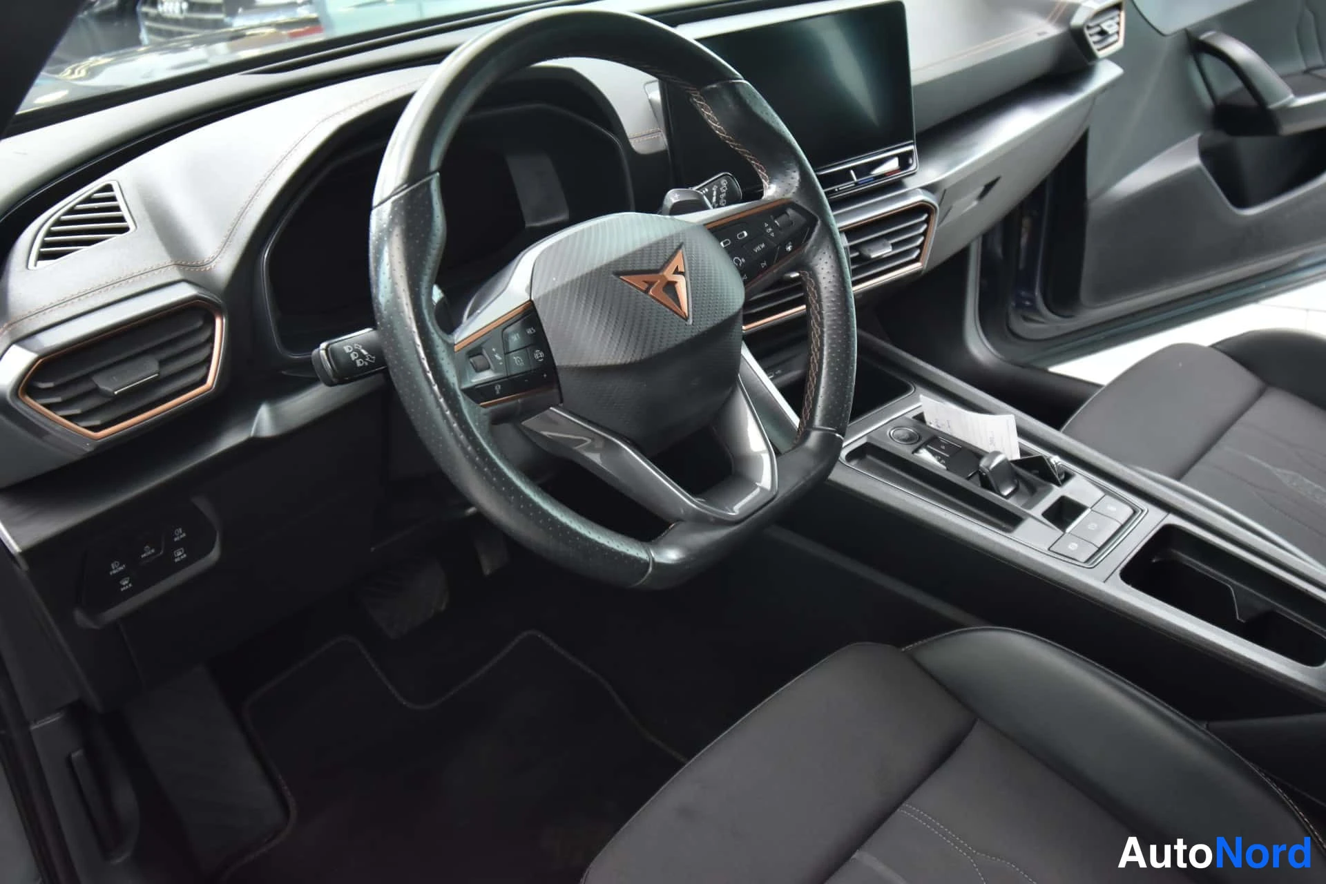 Harmaa Cupra Formentor 2023, ohjaamo, kuva 15