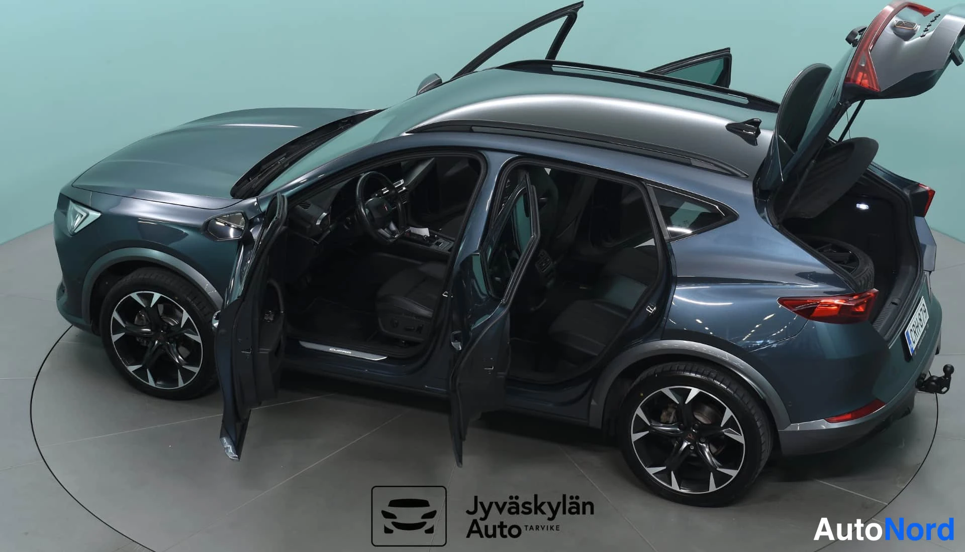 Harmaa Cupra Formentor 2023, etuviisto, keula vasemmalle, kuva 2