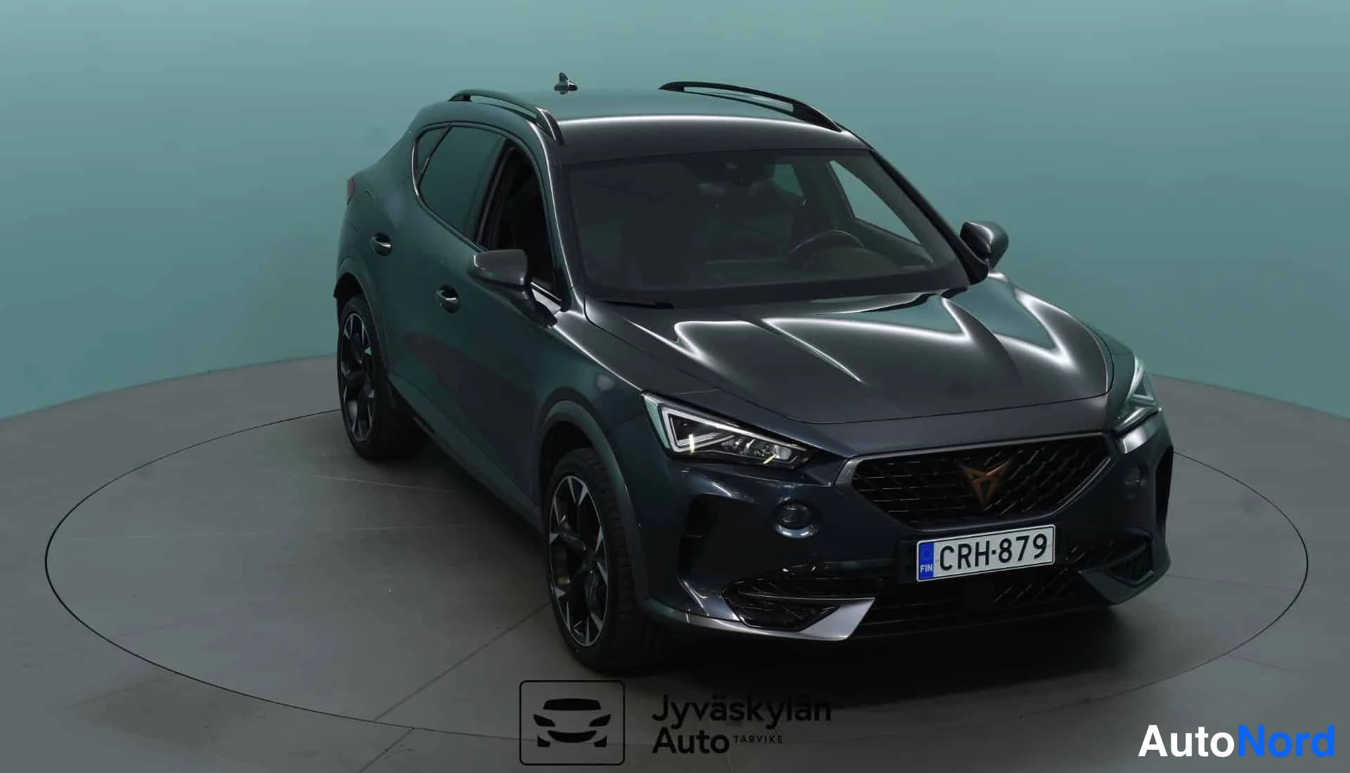 Harmaa Cupra Formentor 2023, etuviisto, keula oikealle, kuva 4