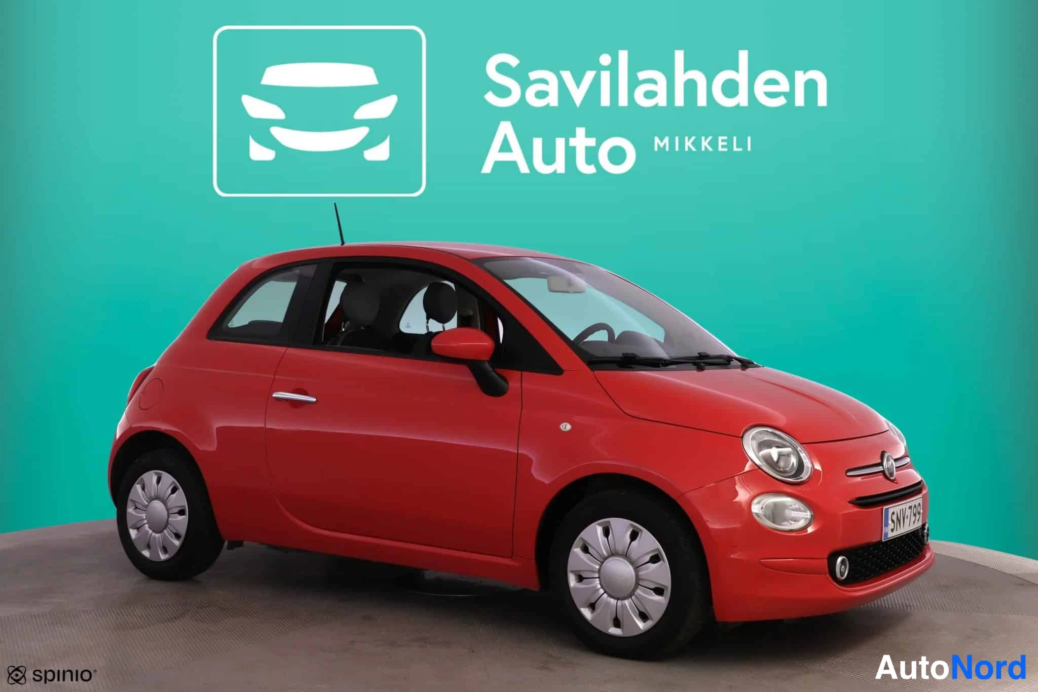 Punainen Fiat 500 2017, etuviisto, keula oikealle, kuva 3