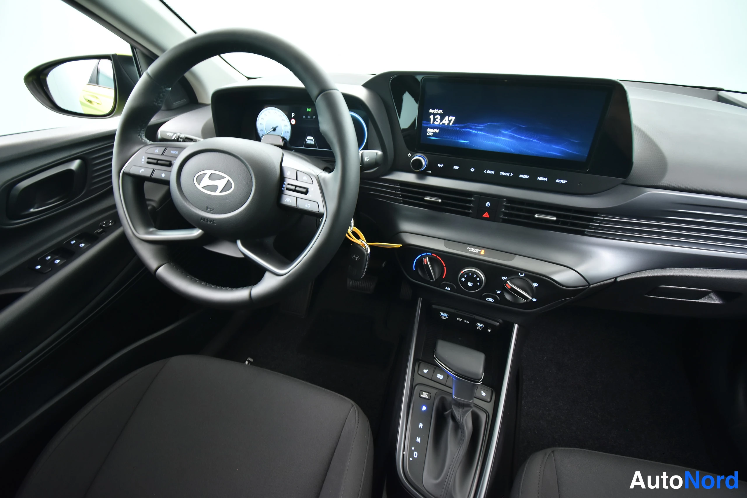 Keltainen Hyundai i20 2026, ohjaamo, kuva 24