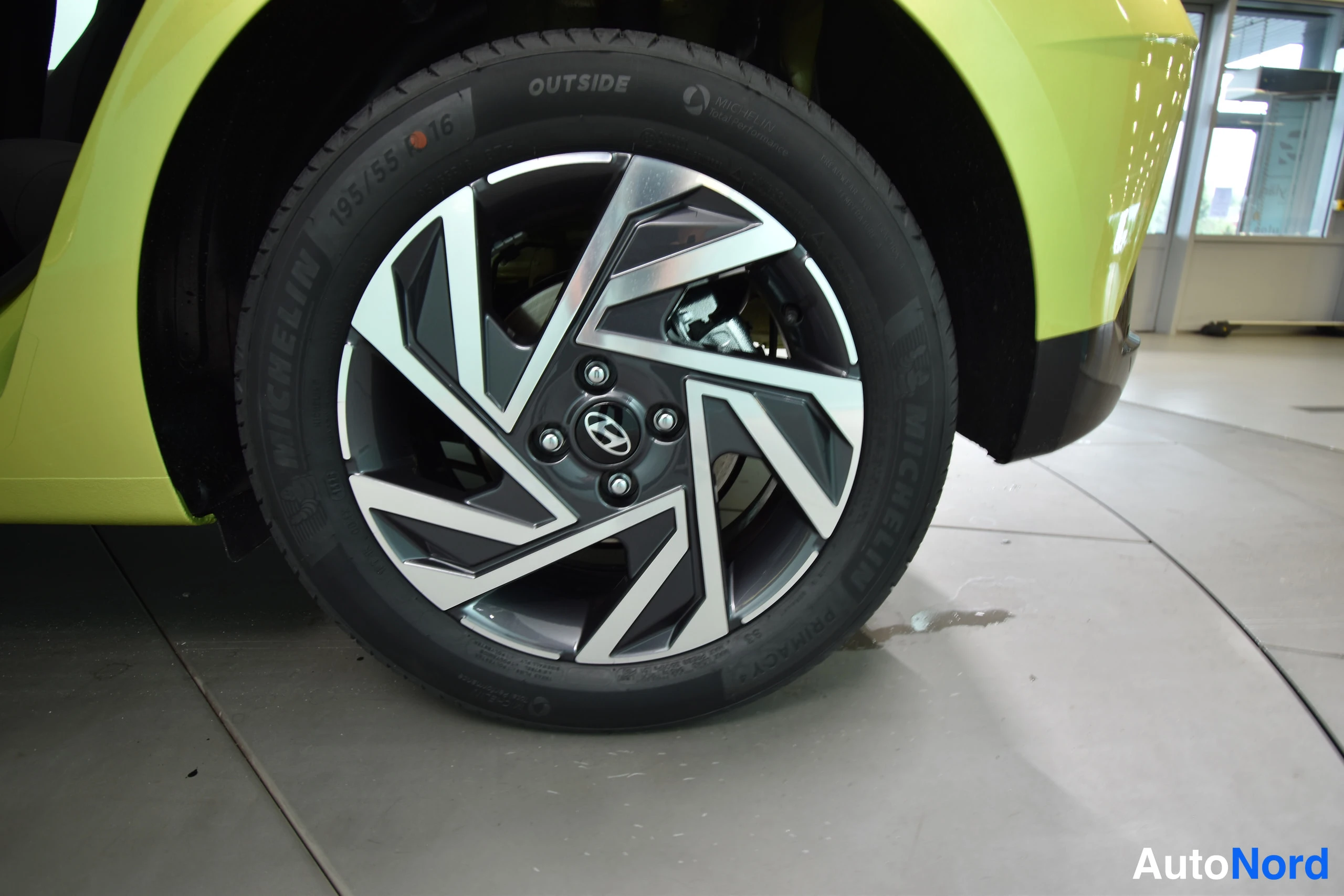 Keltainen Hyundai i20 2026, yksityiskohta, kuva 38