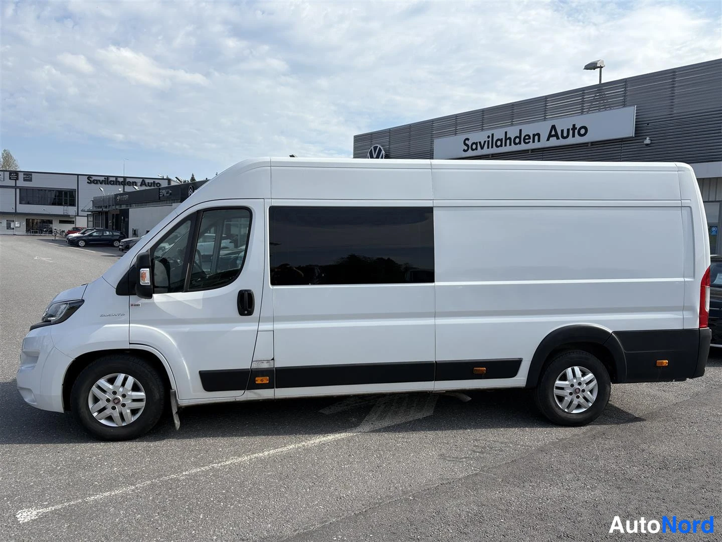 Valkoinen Fiat Ducato 2021, sivulta, kuva 4
