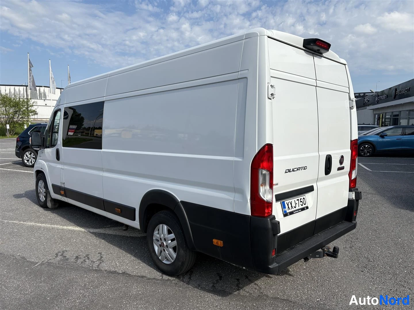Valkoinen Fiat Ducato 2021, takaviisto, kuva 5