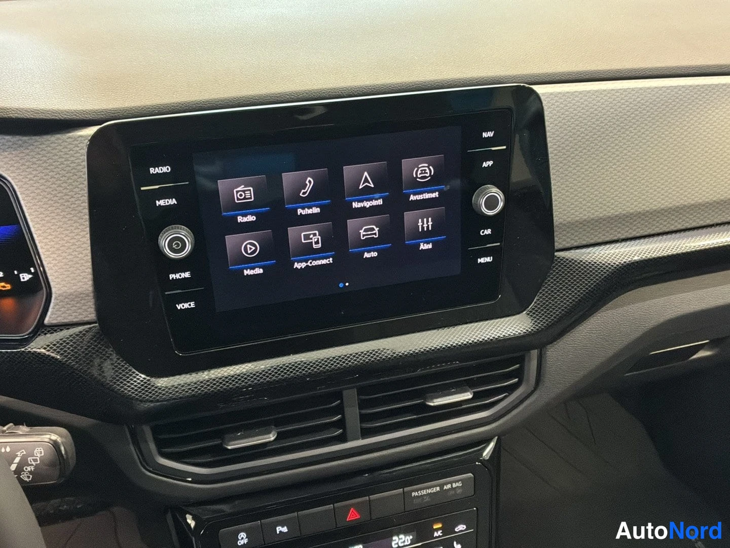 Harmaa Volkswagen T-Cross 2026, ohjaamo, kuva 10