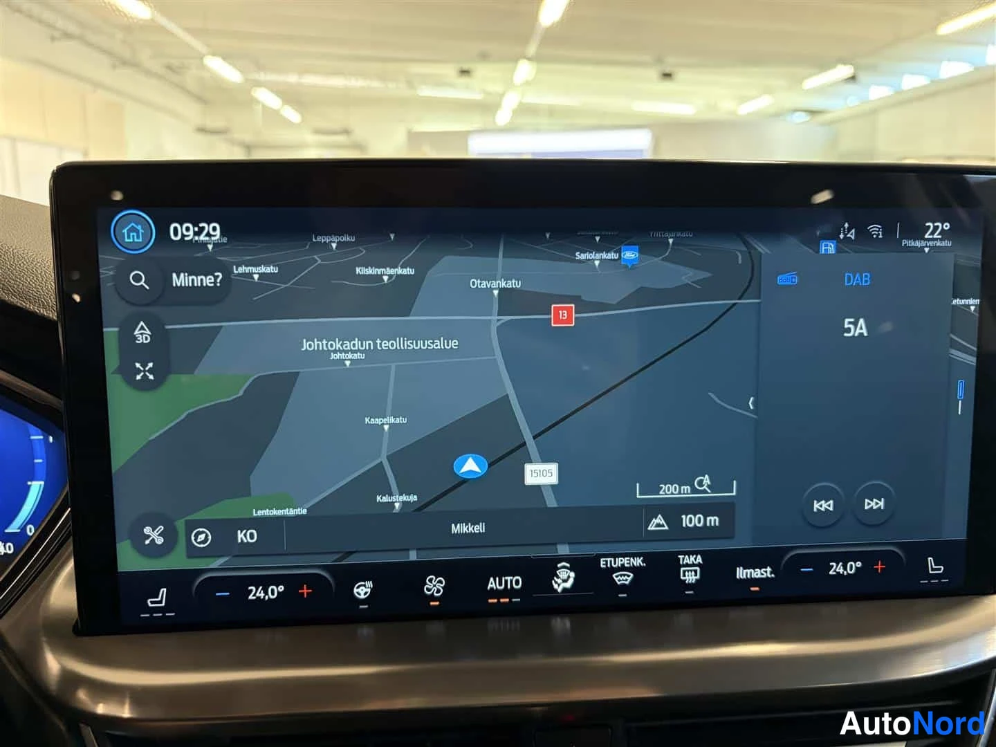 Punainen Ford Focus 2022, yksityiskohta, kuva 20