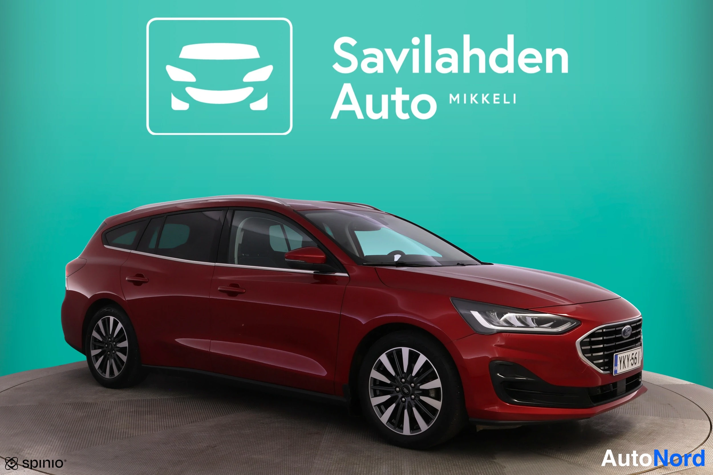 Punainen Ford Focus 2022, etuviisto, keula oikealle, kuva 3