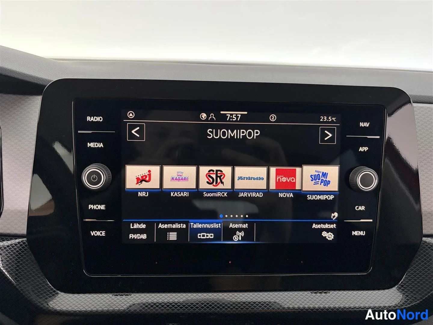 Punainen Volkswagen T-Cross 2026, yksityiskohta, kuva 25