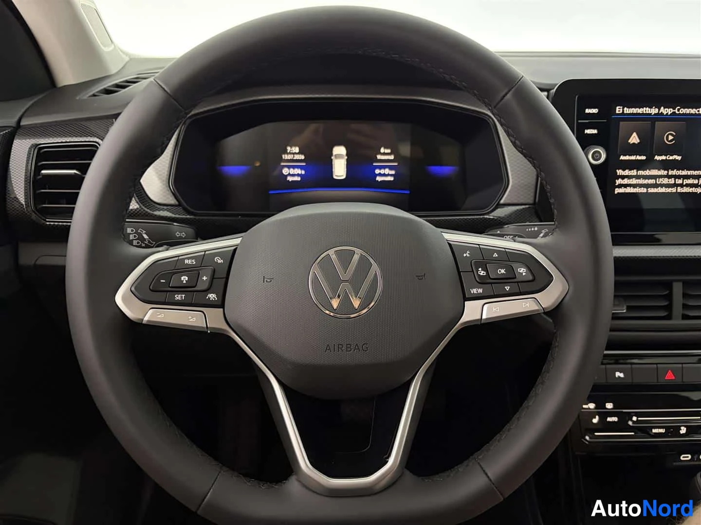 Punainen Volkswagen T-Cross 2026, ohjaamo, kuva 19