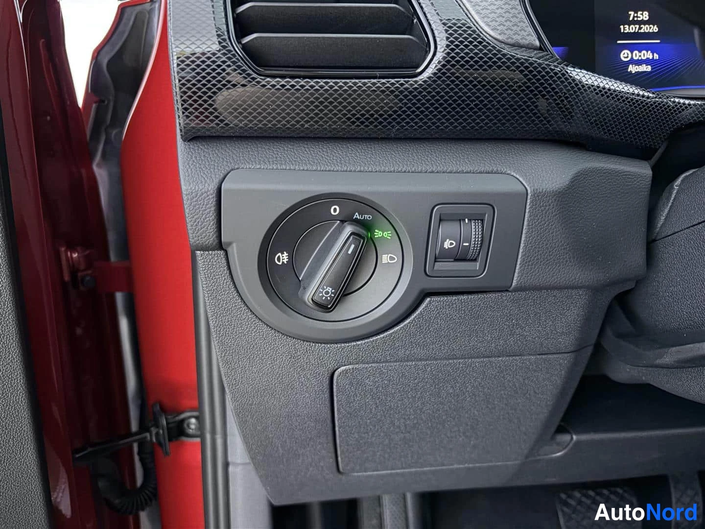 Punainen Volkswagen T-Cross 2026, yksityiskohta, kuva 32