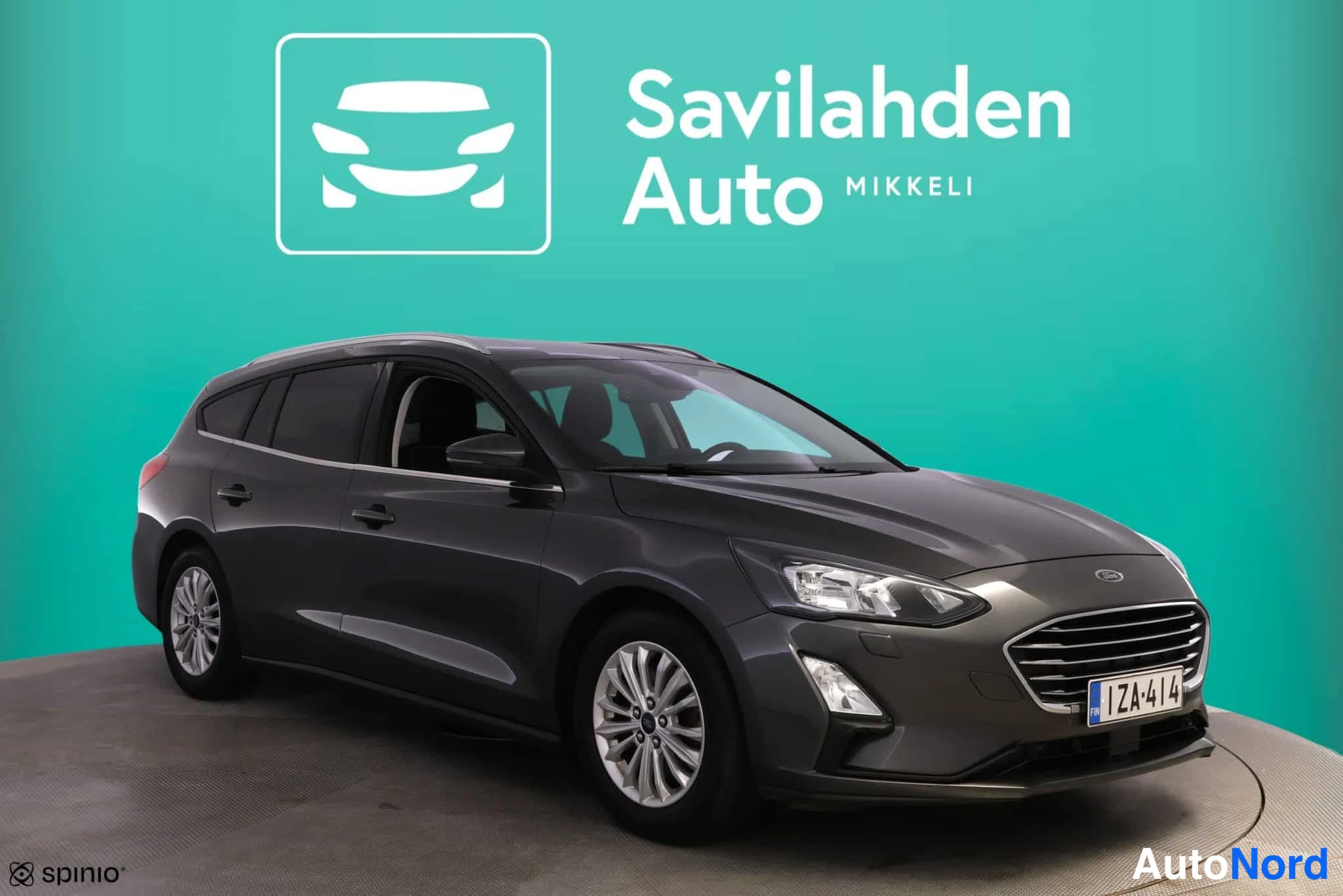 Harmaa Ford Focus 2020, etuviisto, keula oikealle, kuva 5