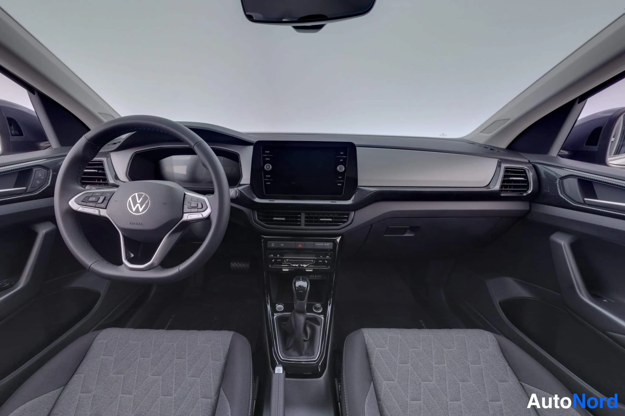 Harmaa Volkswagen T-Cross 2026, ohjaamo, kuva 13