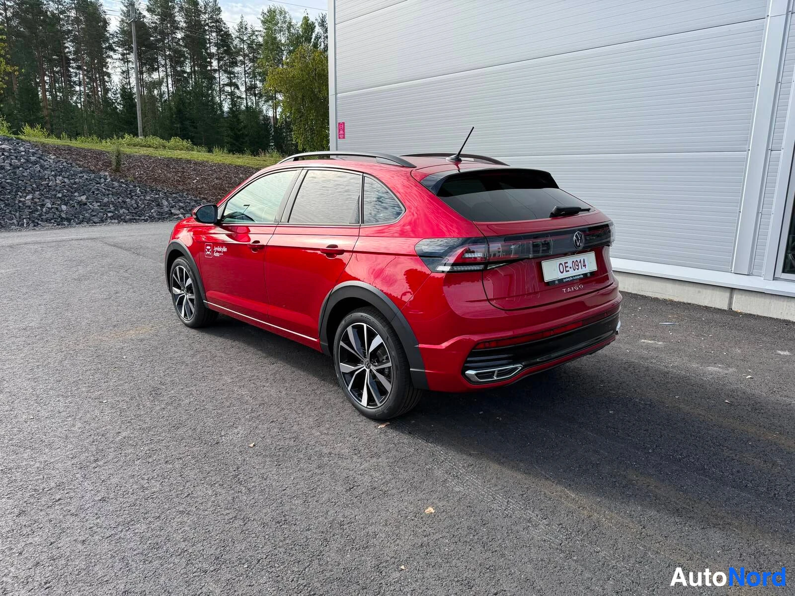 Punainen Volkswagen Taigo 2026, takaviisto, kuva 6