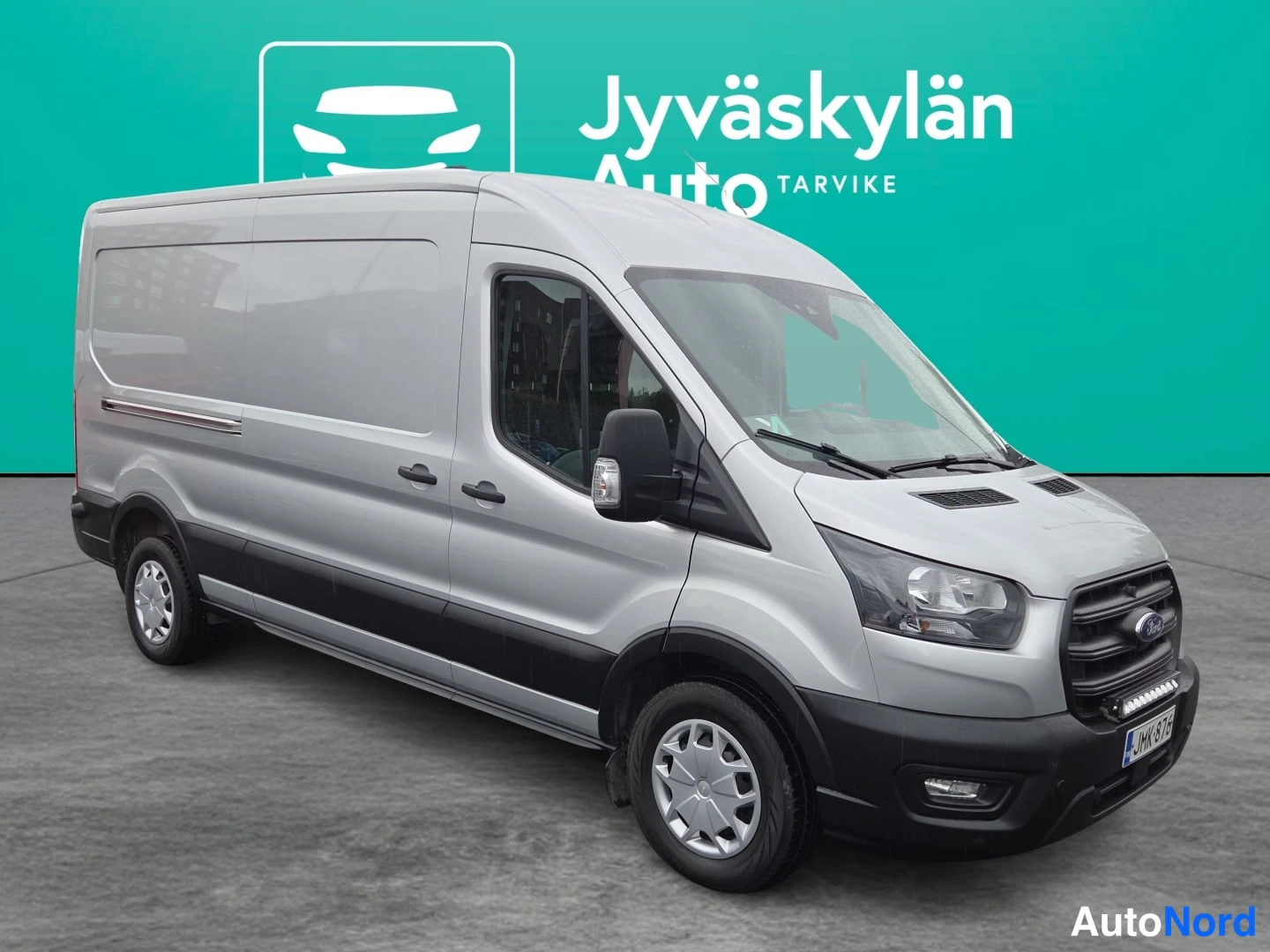 Hopea Ford Transit 2022, etuviisto, keula oikealle, kuva 2