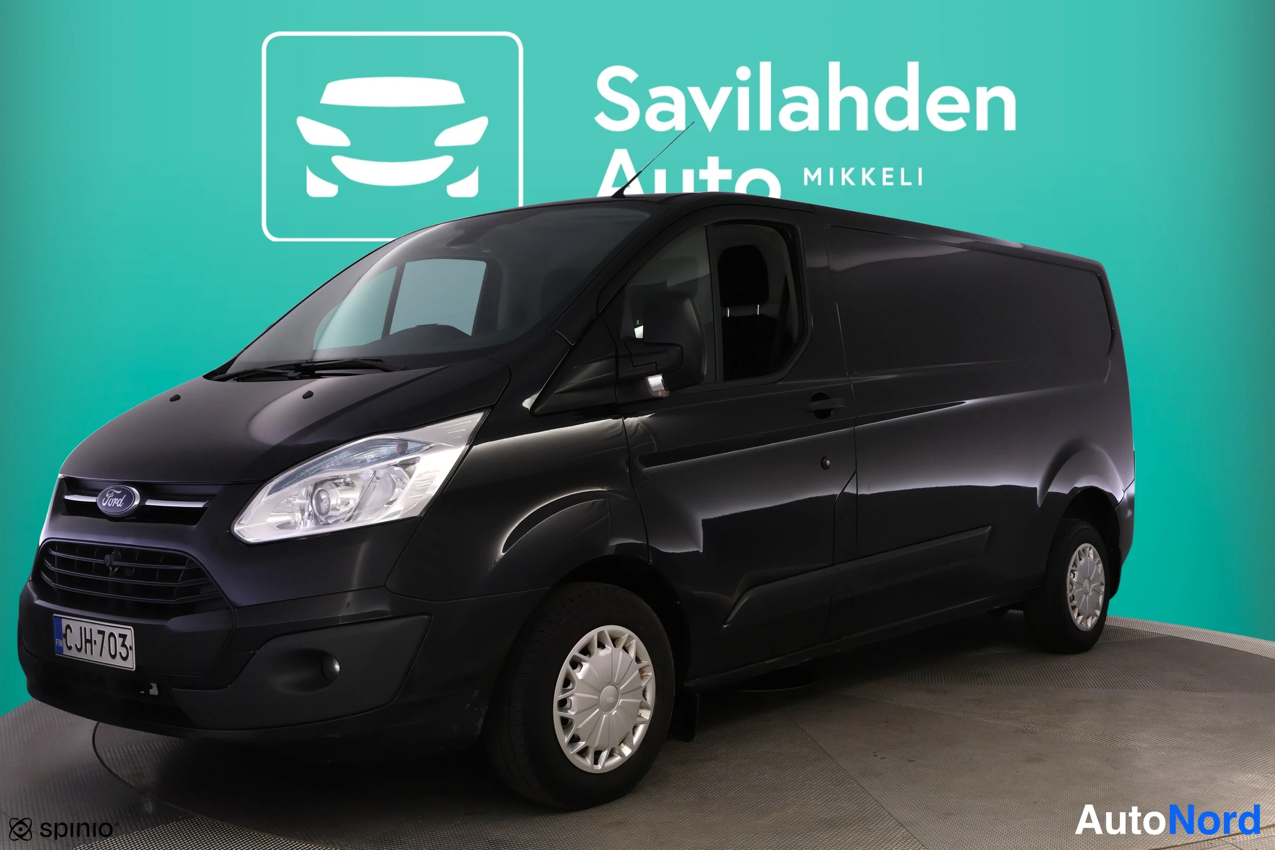Svart Ford Transit Custom 2014, snett framifrån, fronten åt vänster, bild 2