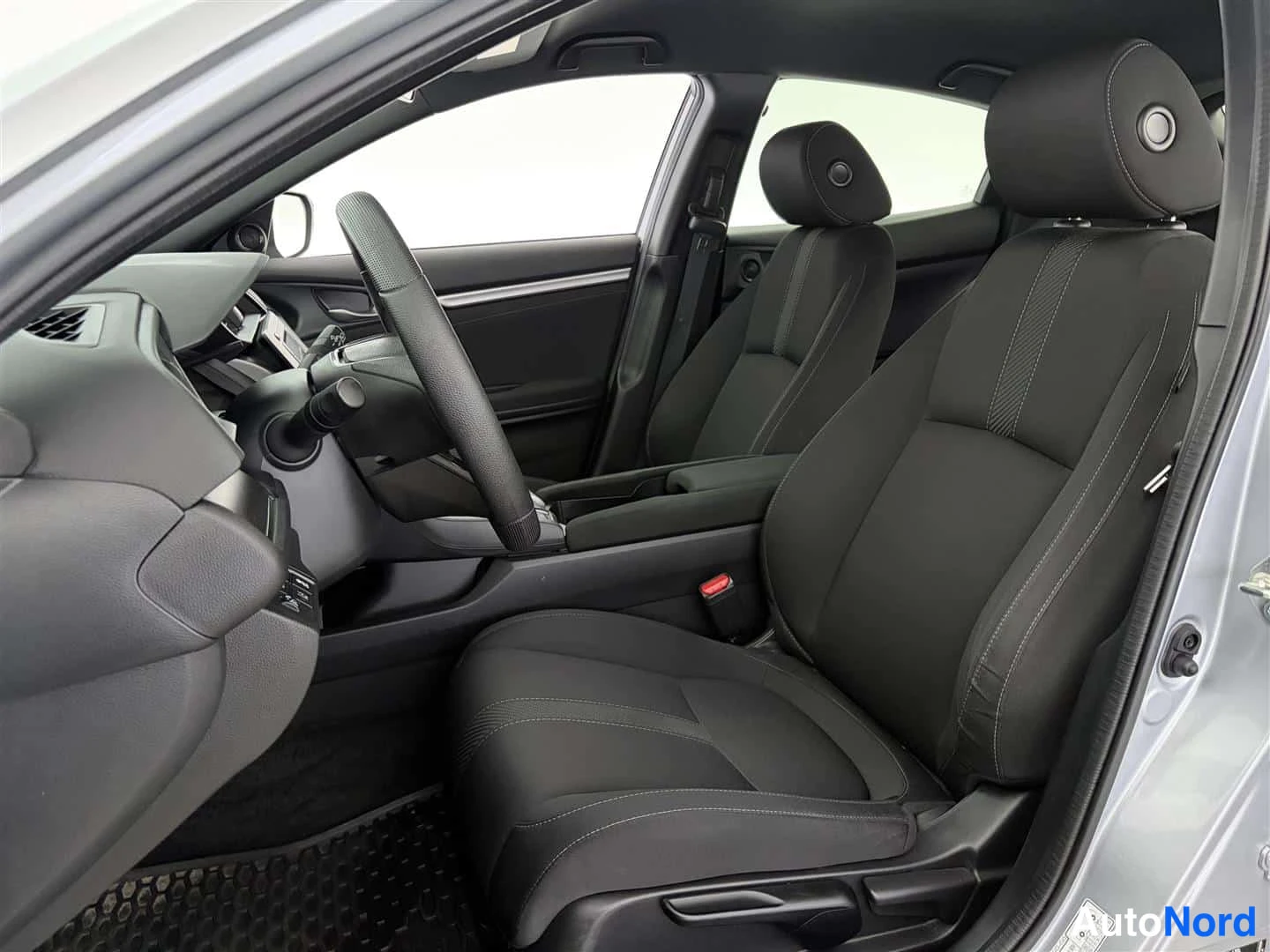 Hopea Honda Civic 2018, etuistuimet, kuva 17