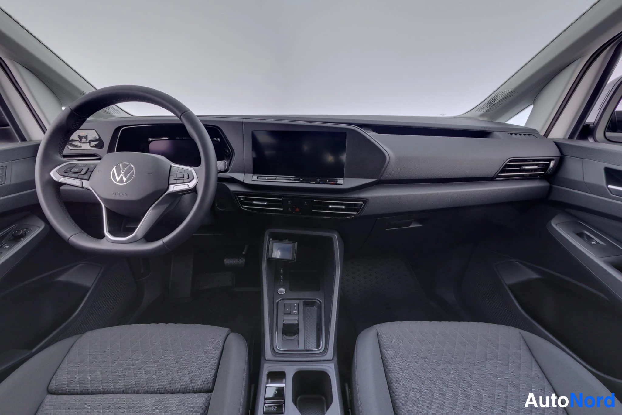 Valkoinen Volkswagen Caddy 2026, ohjaamo, kuva 13