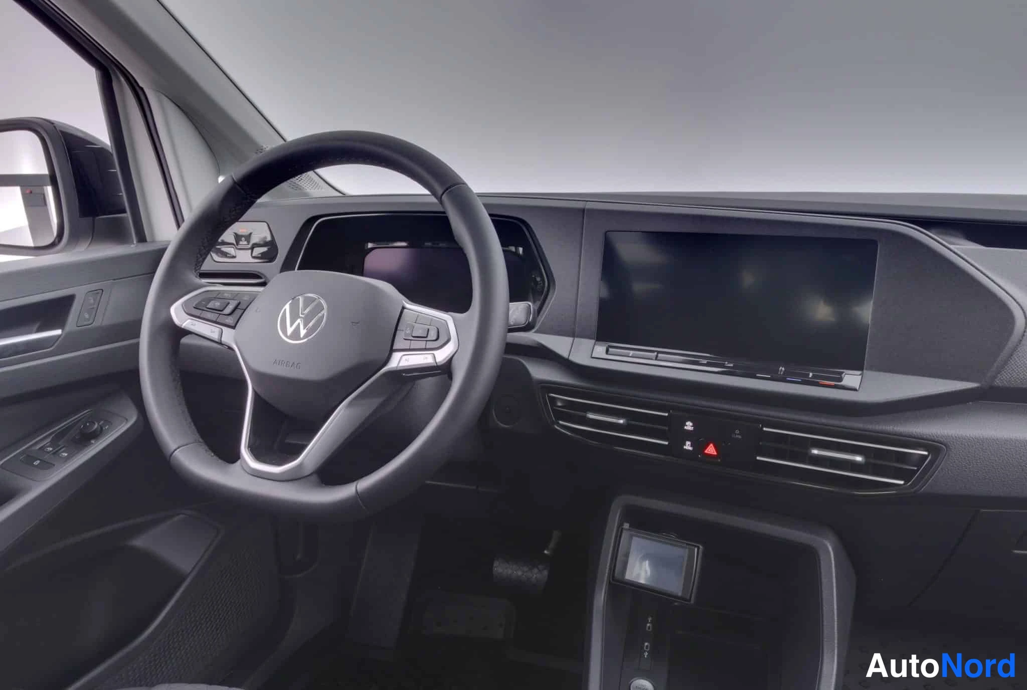 Valkoinen Volkswagen Caddy 2026, ohjaamo, kuva 15