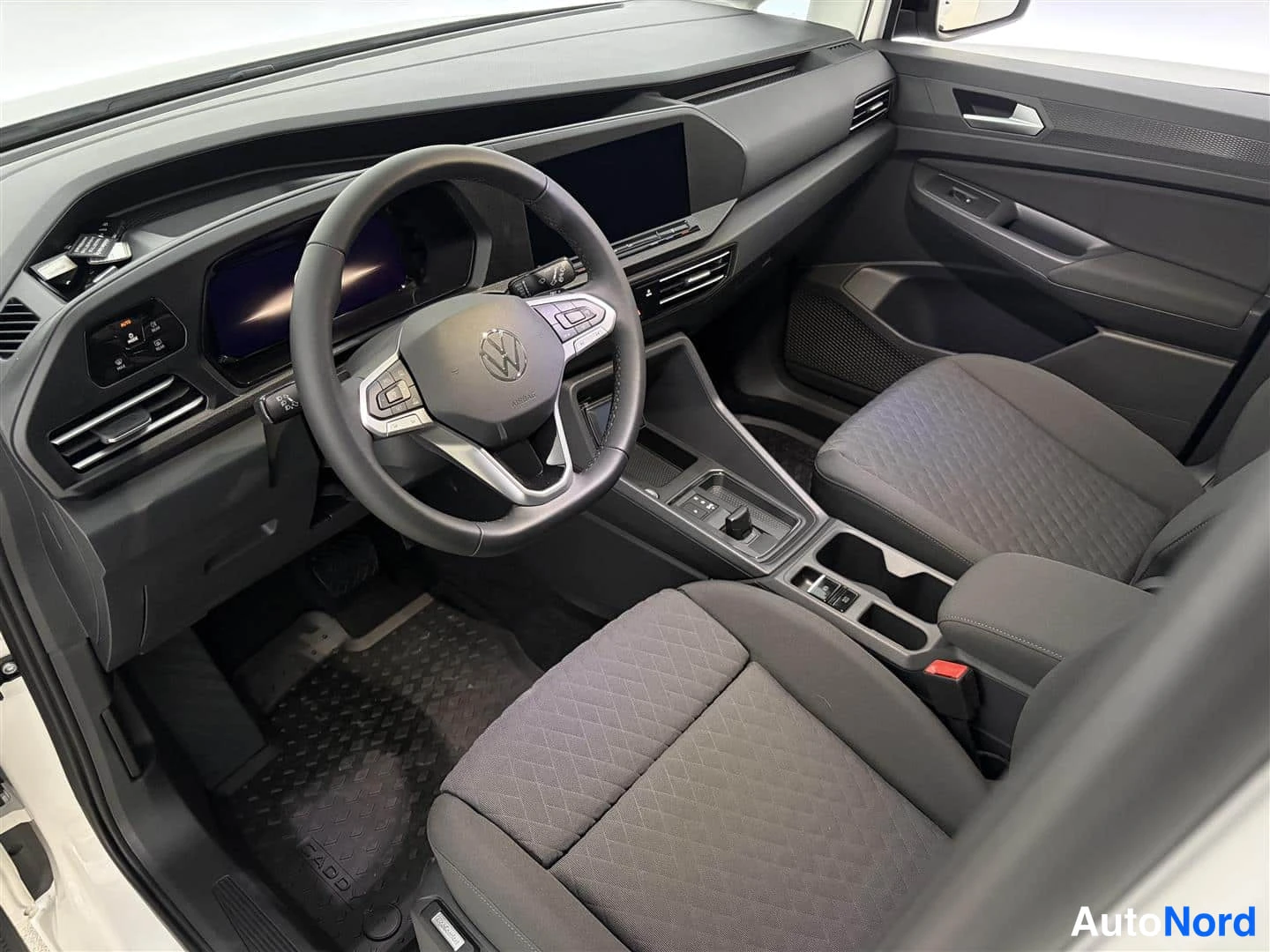 Valkoinen Volkswagen Caddy 2026, ohjaamo, kuva 17